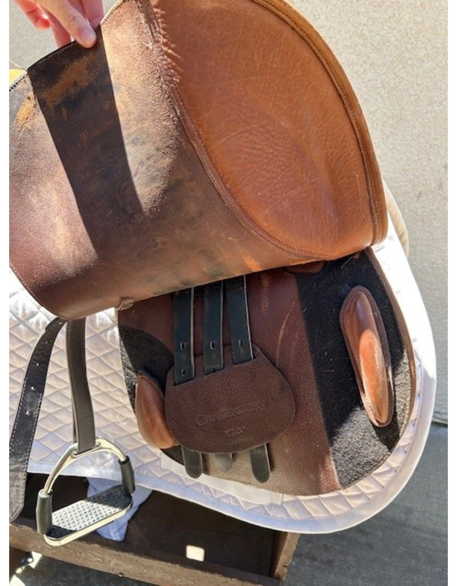 Canterbury Saddle 17.5" Seat Medium Tree