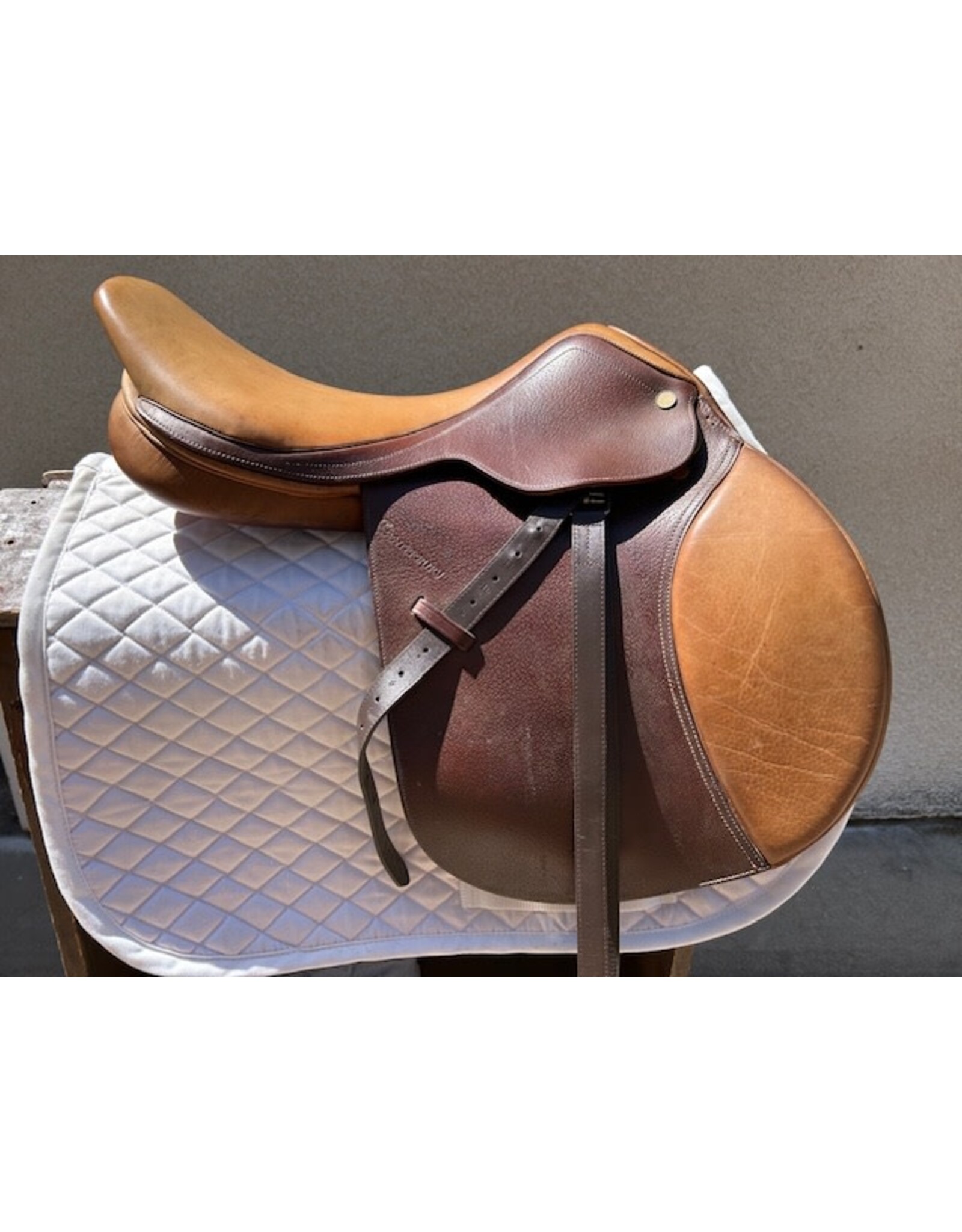 Canterbury Saddle 17.5" Seat Medium Tree