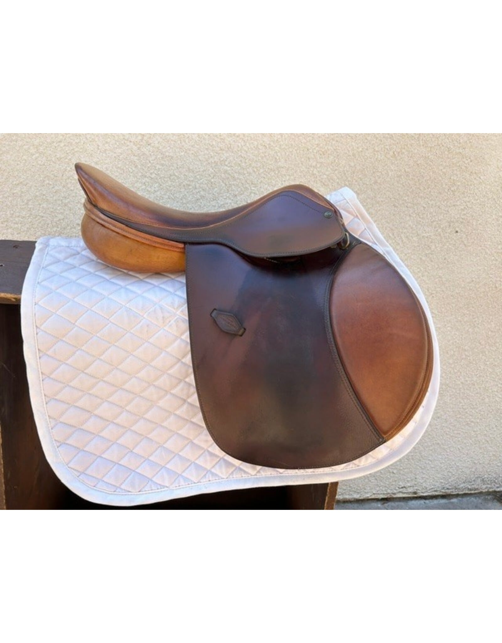 HDR Pro A/O  17" Seat, XL Flaps, 2.5 Fit (Medium)