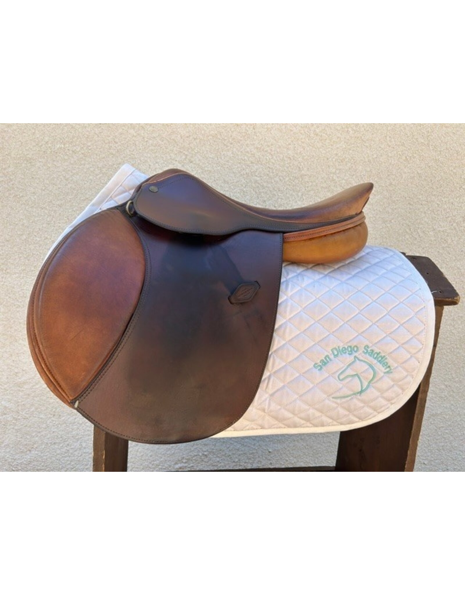 HDR Pro A/O  17" Seat, XL Flaps, 2.5 Fit (Medium)
