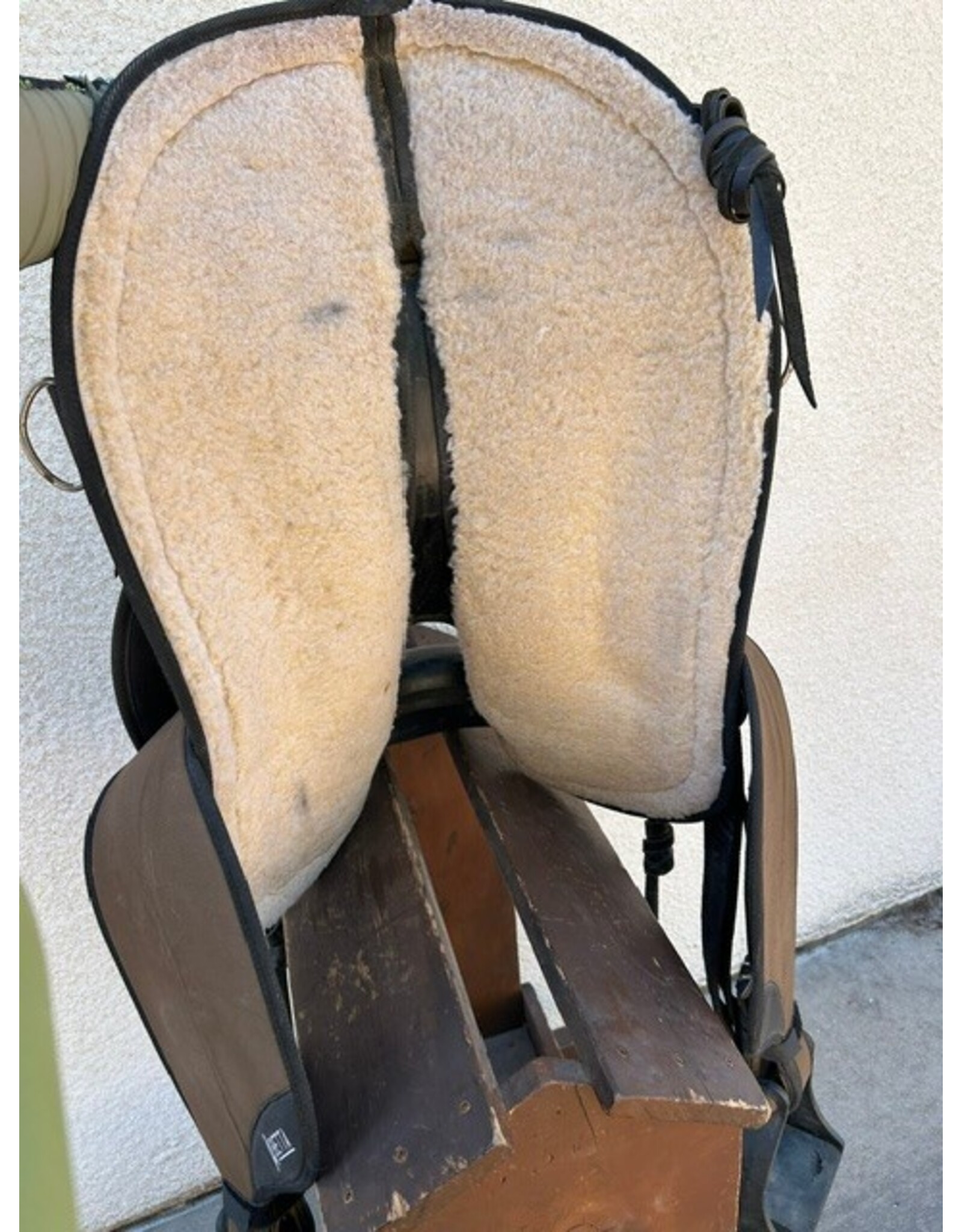 Abetta Arab/Draft Tree Endurance Saddle 16" Seat 8" Gullet Round Sirt