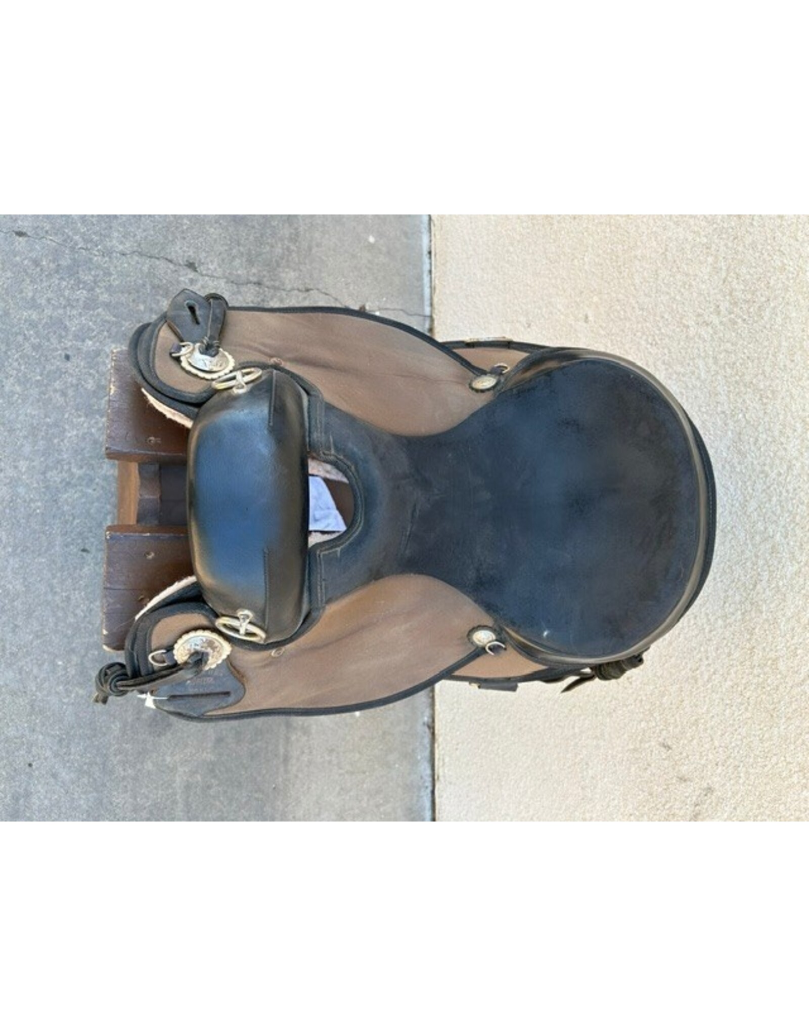 Abetta Arab/Draft Tree Endurance Saddle 16" Seat 8" Gullet Round Sirt