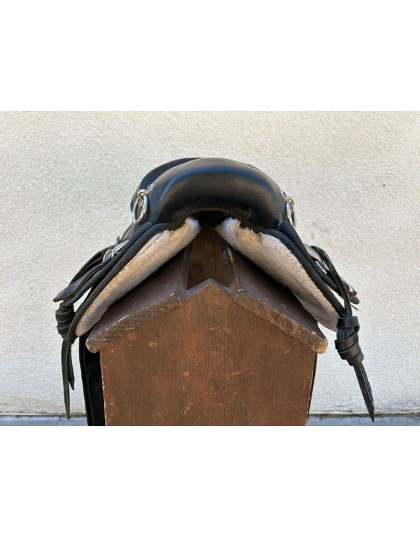 Abetta Arab/Draft Tree Endurance Saddle 16" Seat 8" Gullet Round Sirt