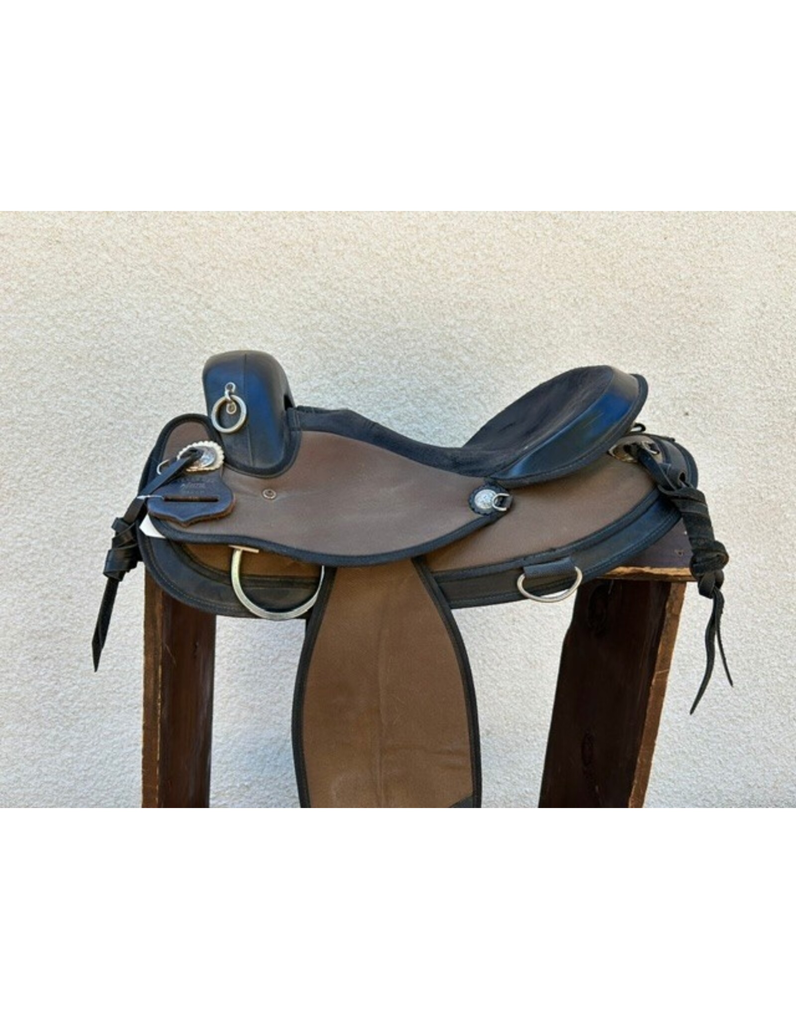 Abetta Arab/Draft Tree Endurance Saddle 16" Seat 8" Gullet Round Sirt