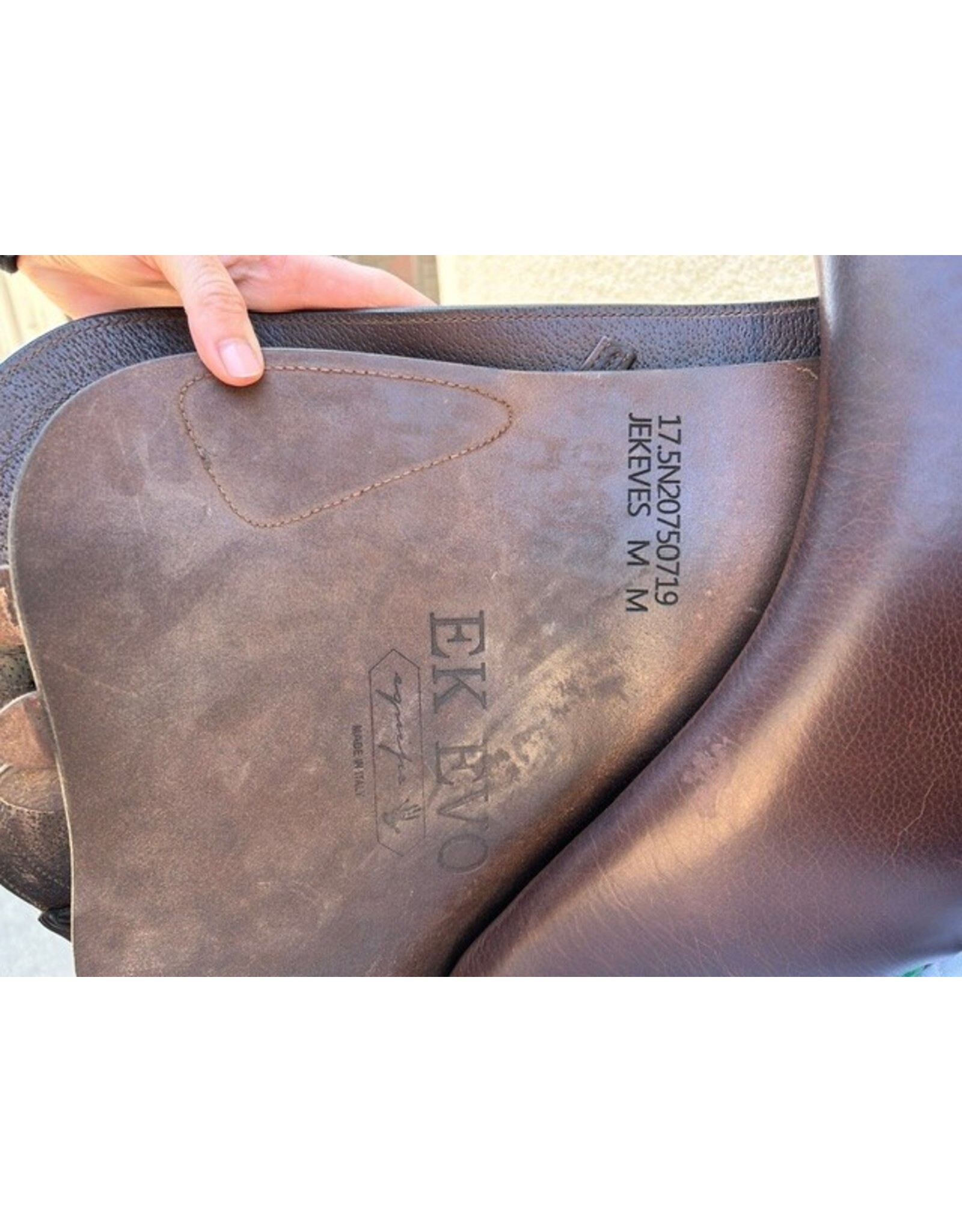 Equipe EK Evo E-Carbon Jump Saddle, 17.5" Seat, Medium tree, Brown, Serial #:20750719