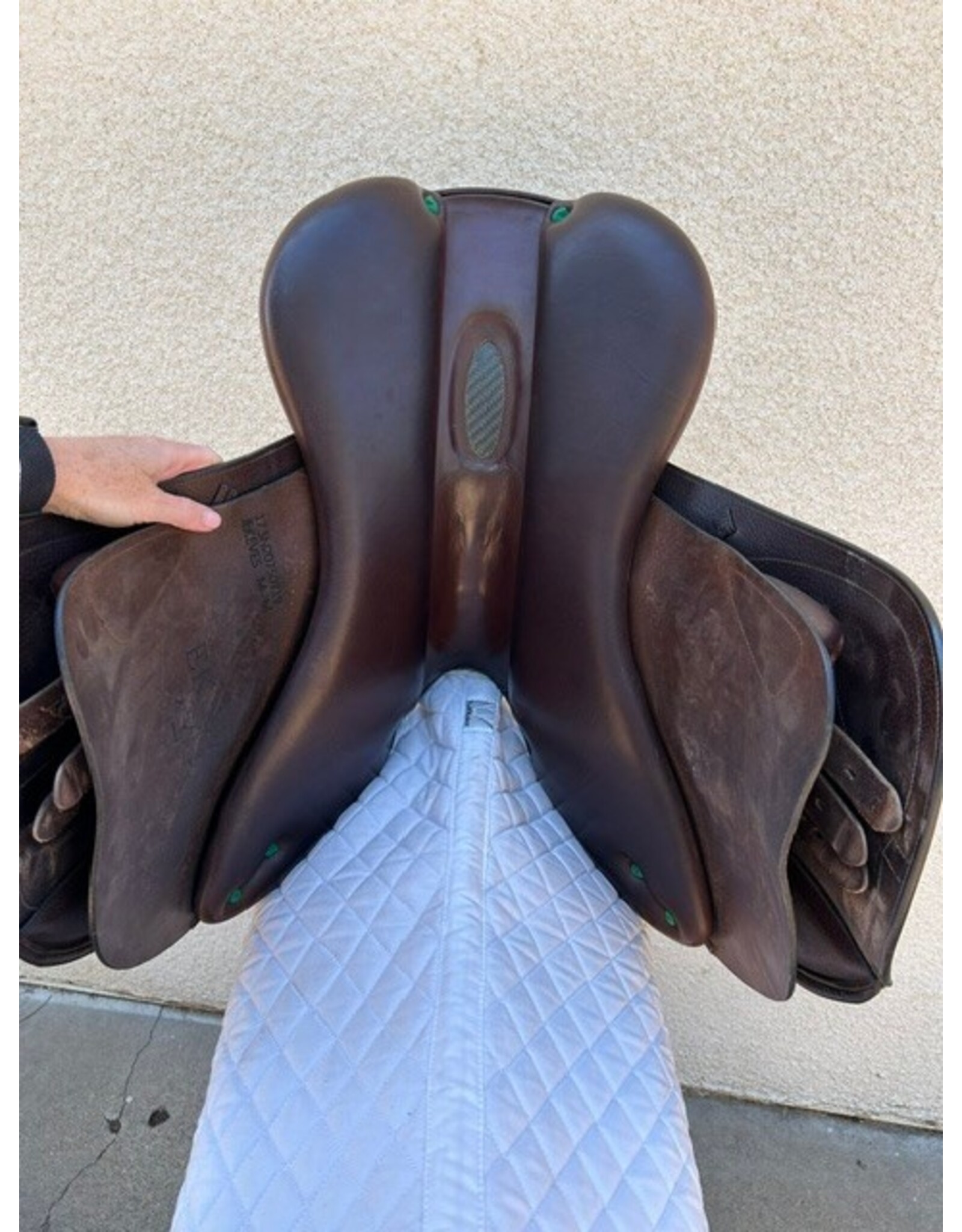 Equipe EK Evo E-Carbon Jump Saddle, 17.5" Seat, Medium tree, Brown, Serial #:20750719
