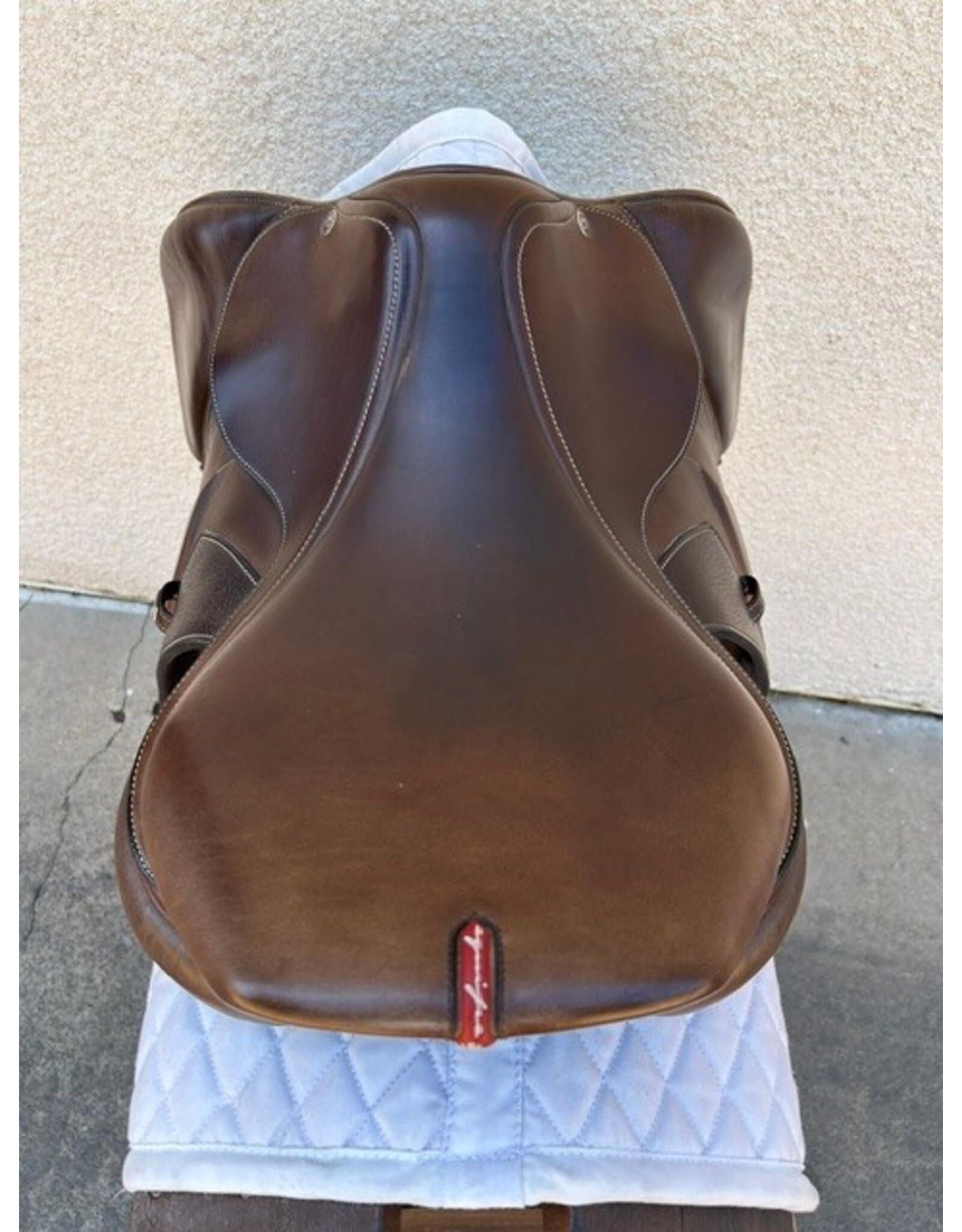 Equipe EK Evo E-Carbon Jump Saddle, 17.5" Seat, Medium tree, Brown, Serial #:20750719