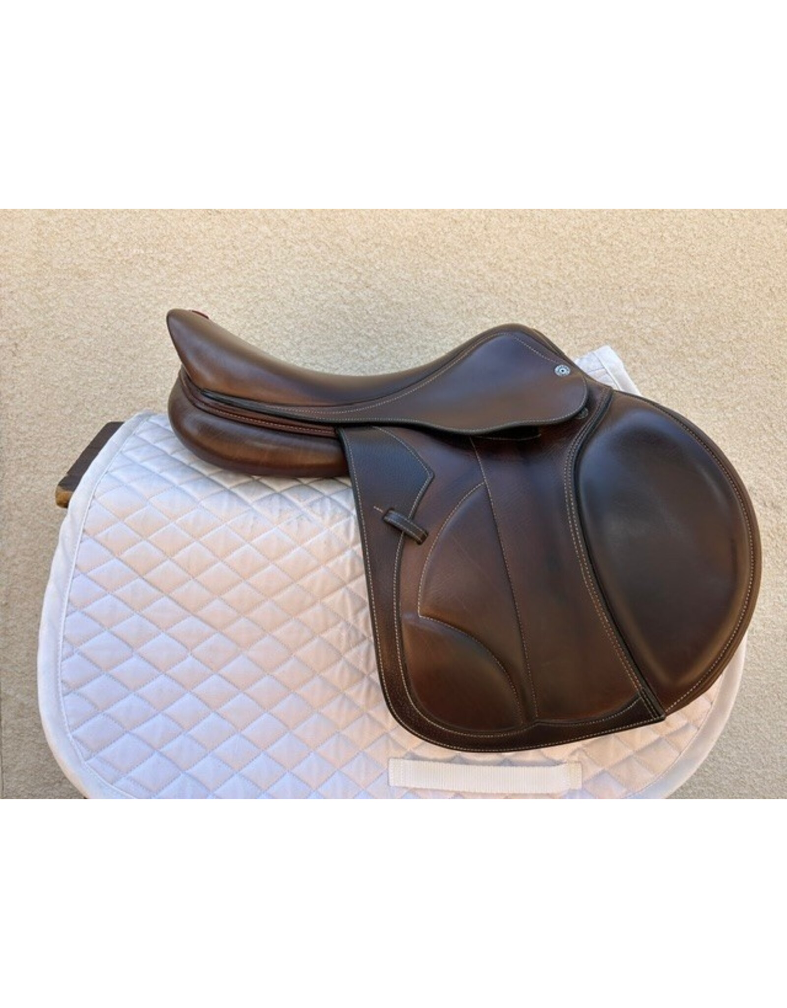 Equipe EK Evo E-Carbon Jump Saddle, 17.5" Seat, Medium tree, Brown, Serial #:20750719