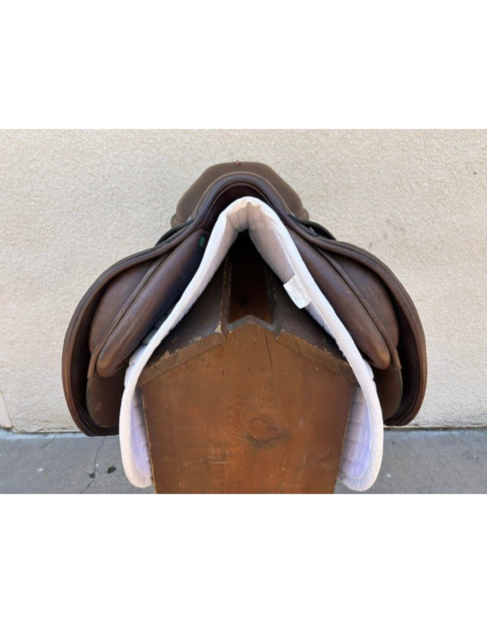Equipe EK Evo E-Carbon Jump Saddle, 17.5" Seat, Medium tree, Brown, Serial #:20750719
