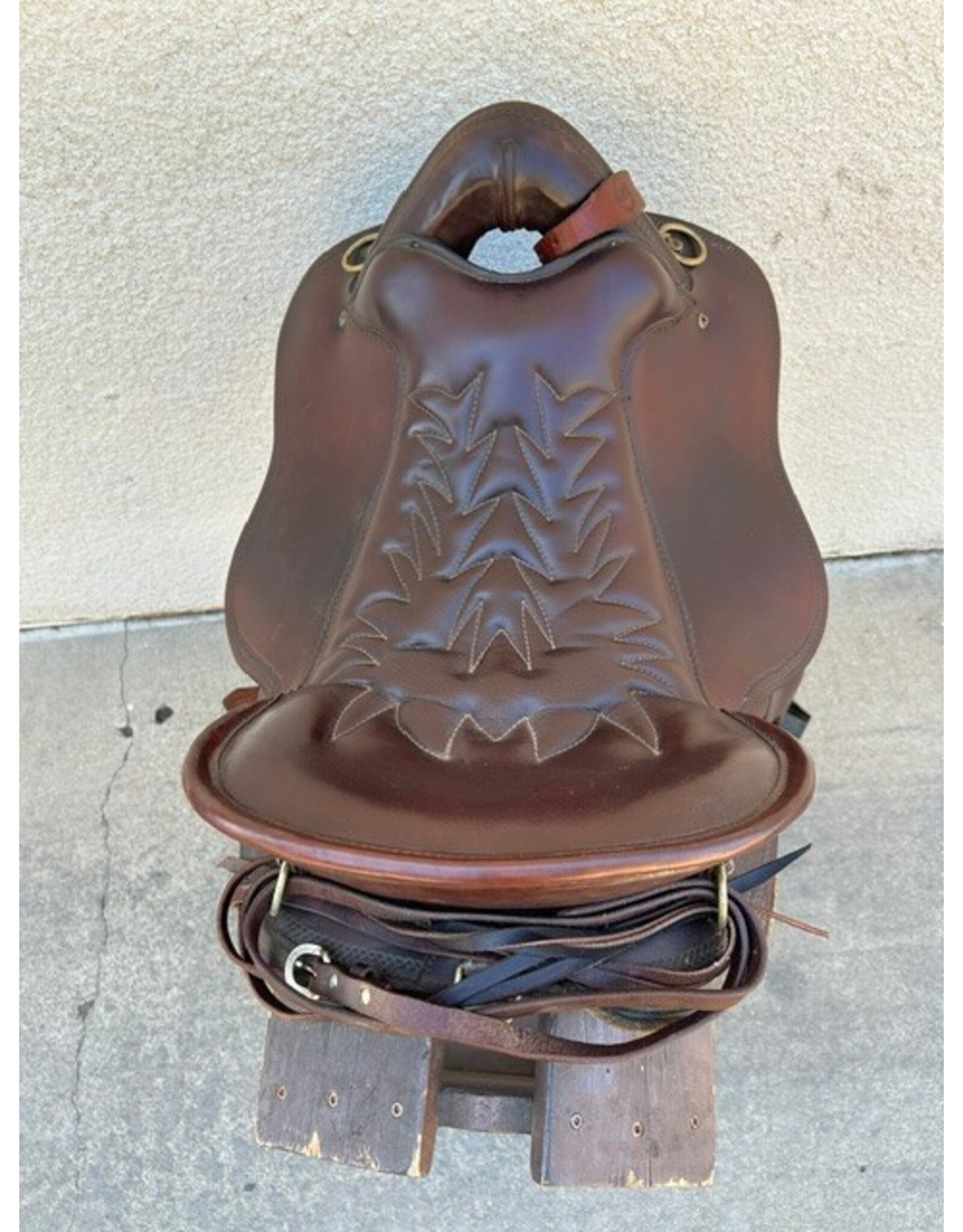 Tucker Pleasure Trail Saddle 16.6" Seat, Medium Tree
