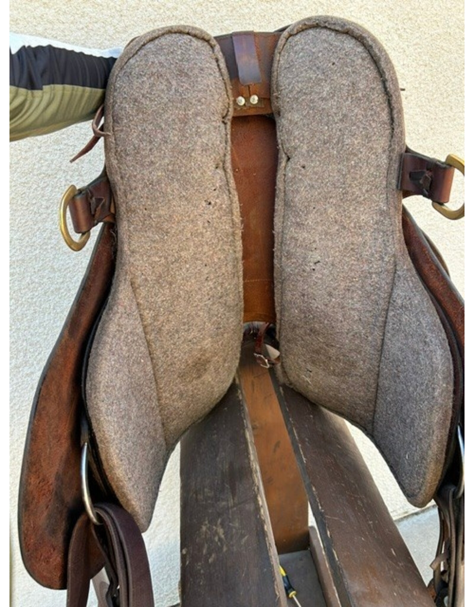 Tucker Pleasure Trail Saddle 16.6" Seat, Medium Tree