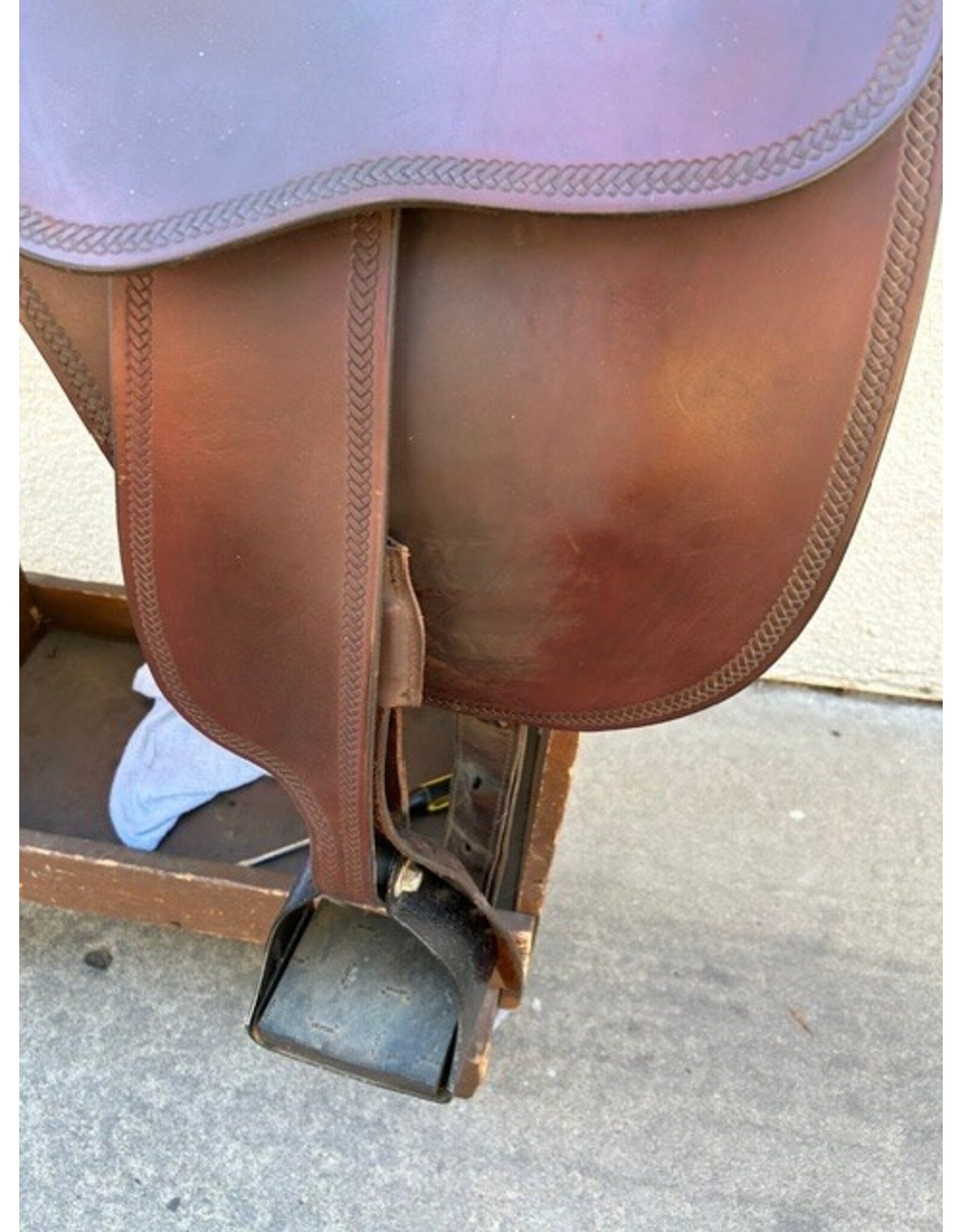 Tucker Pleasure Trail Saddle 16.6" Seat, Medium Tree