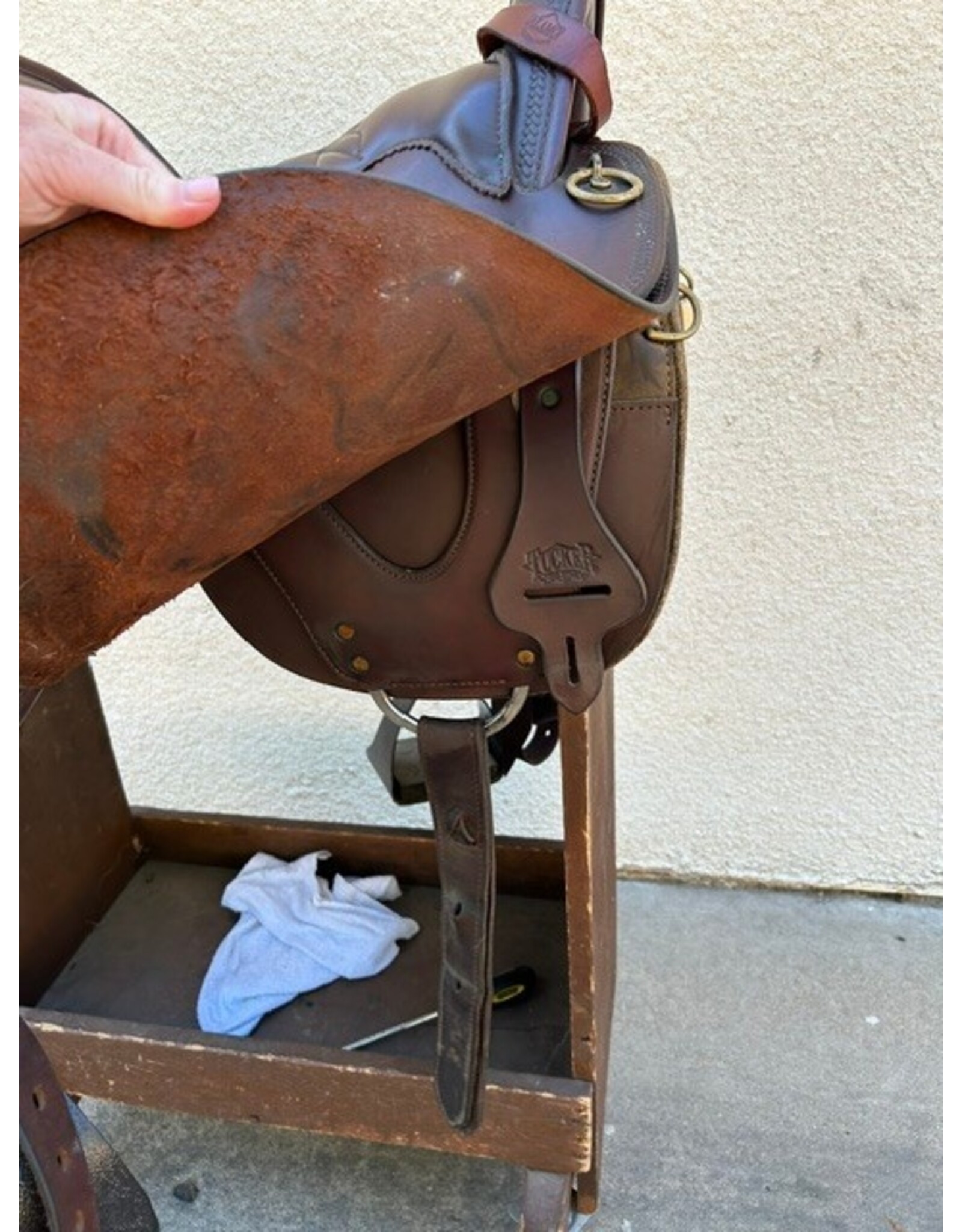 Tucker Pleasure Trail Saddle 16.6" Seat, Medium Tree