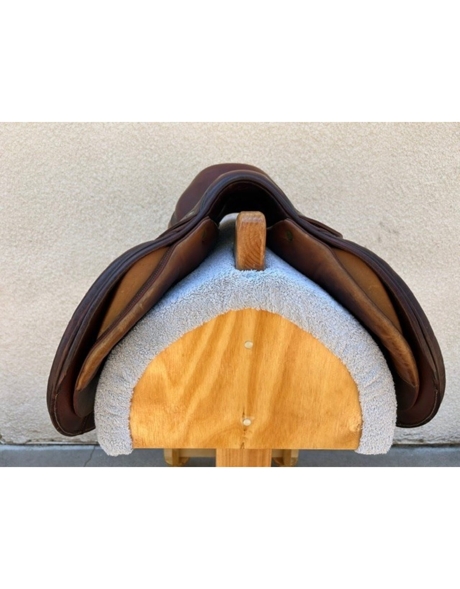 Devoucoux Biarritz 17" Seat, Medium Tree, 3 Flap