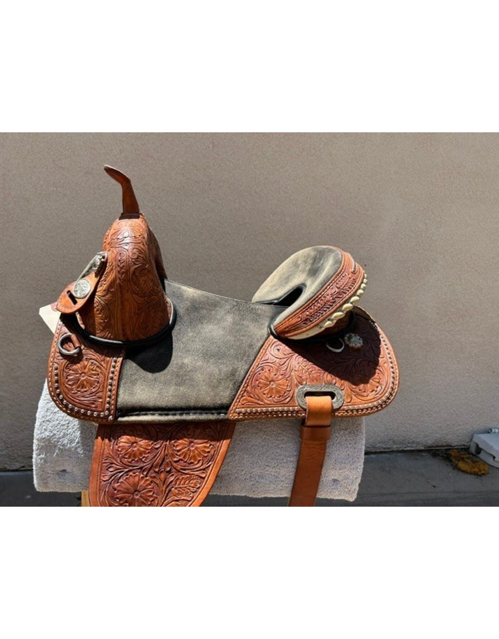 hilason treeless western saddle