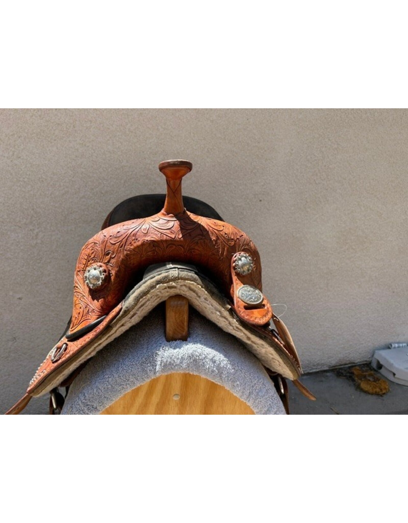 hilason treeless western saddle
