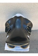 Windsor Dressage Saddle 18" Seat, Number 4 Fit Tree