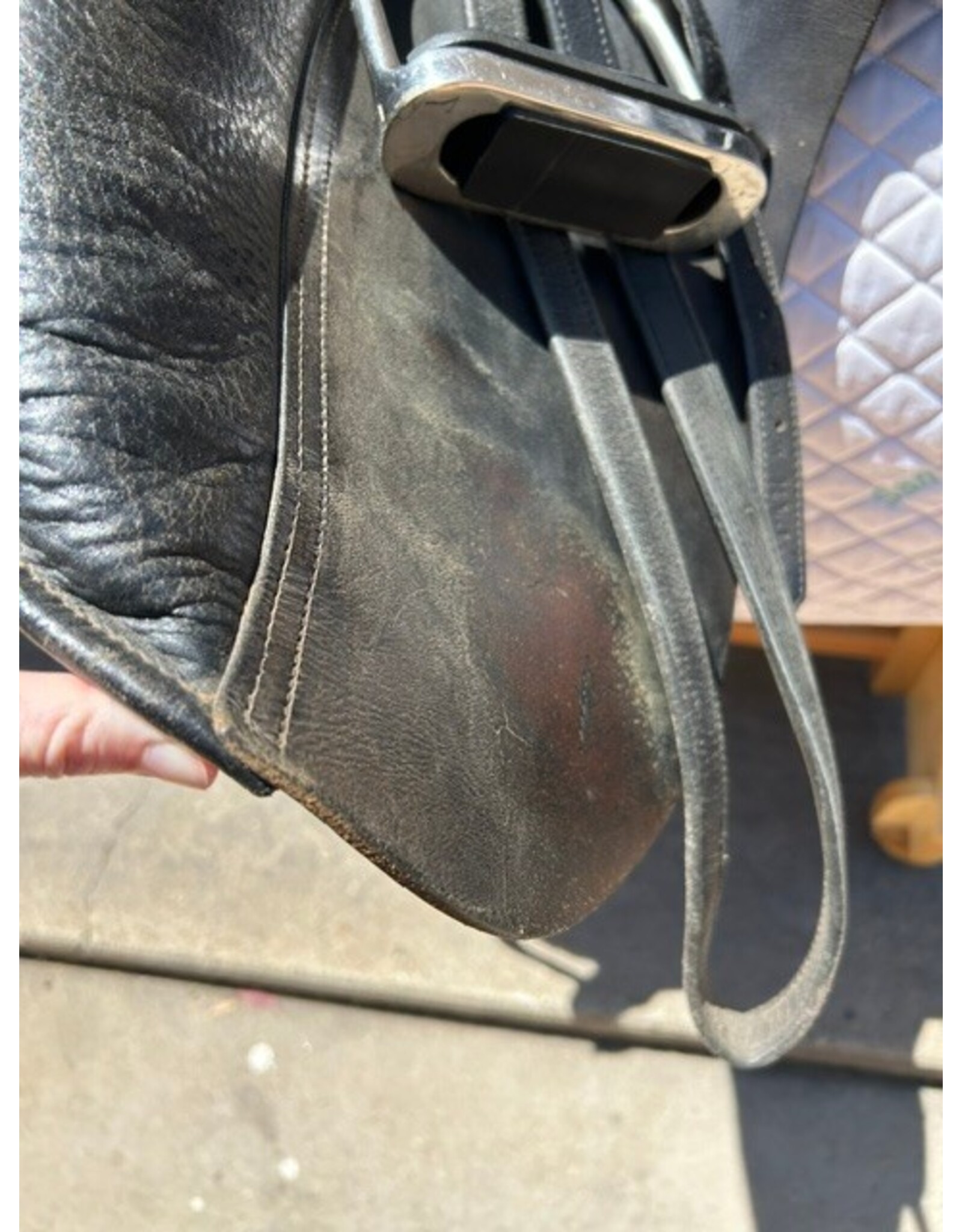 Windsor Dressage Saddle 18" Seat, Number 4 Fit Tree