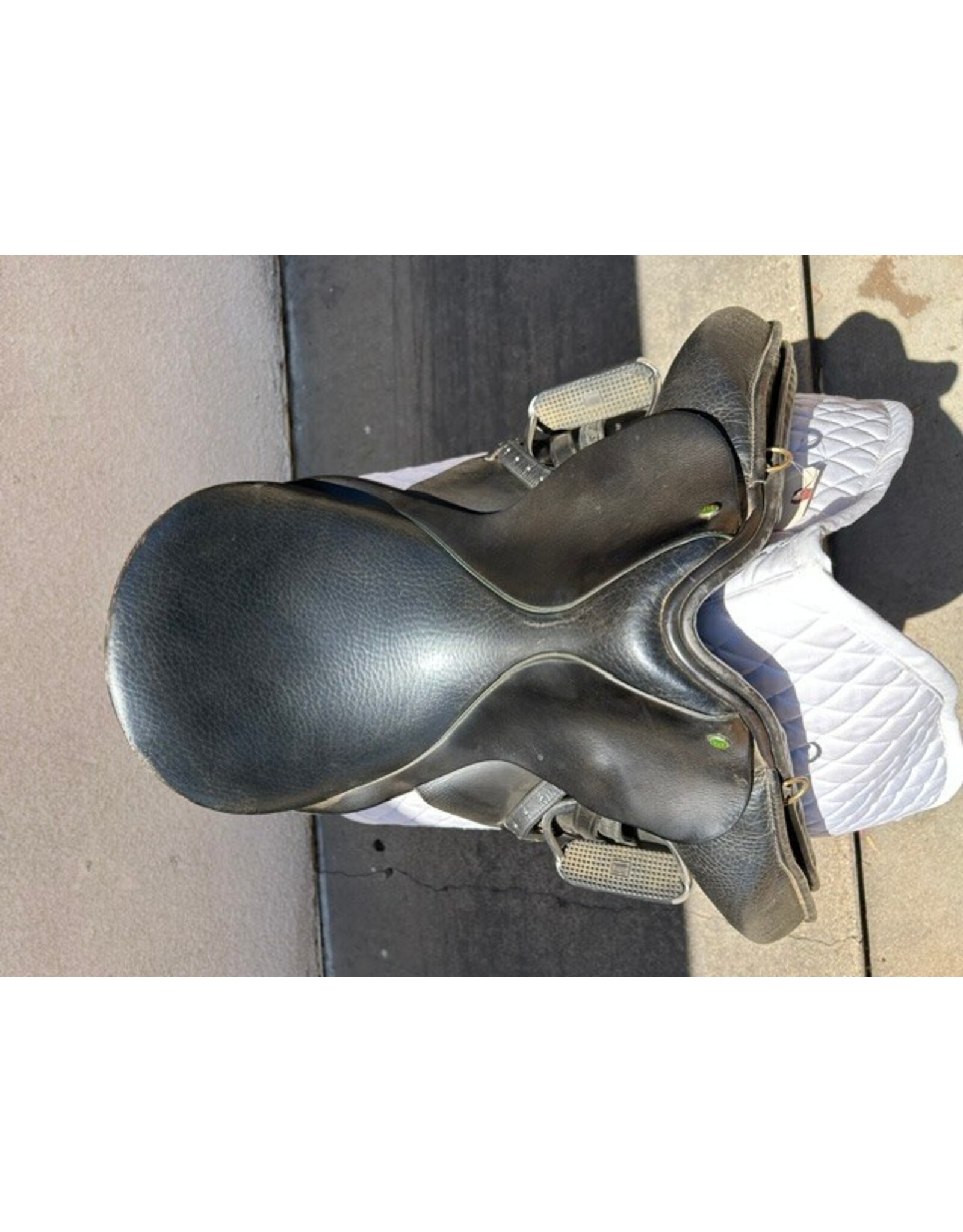 Windsor Dressage Saddle 18" Seat, Number 4 Fit Tree