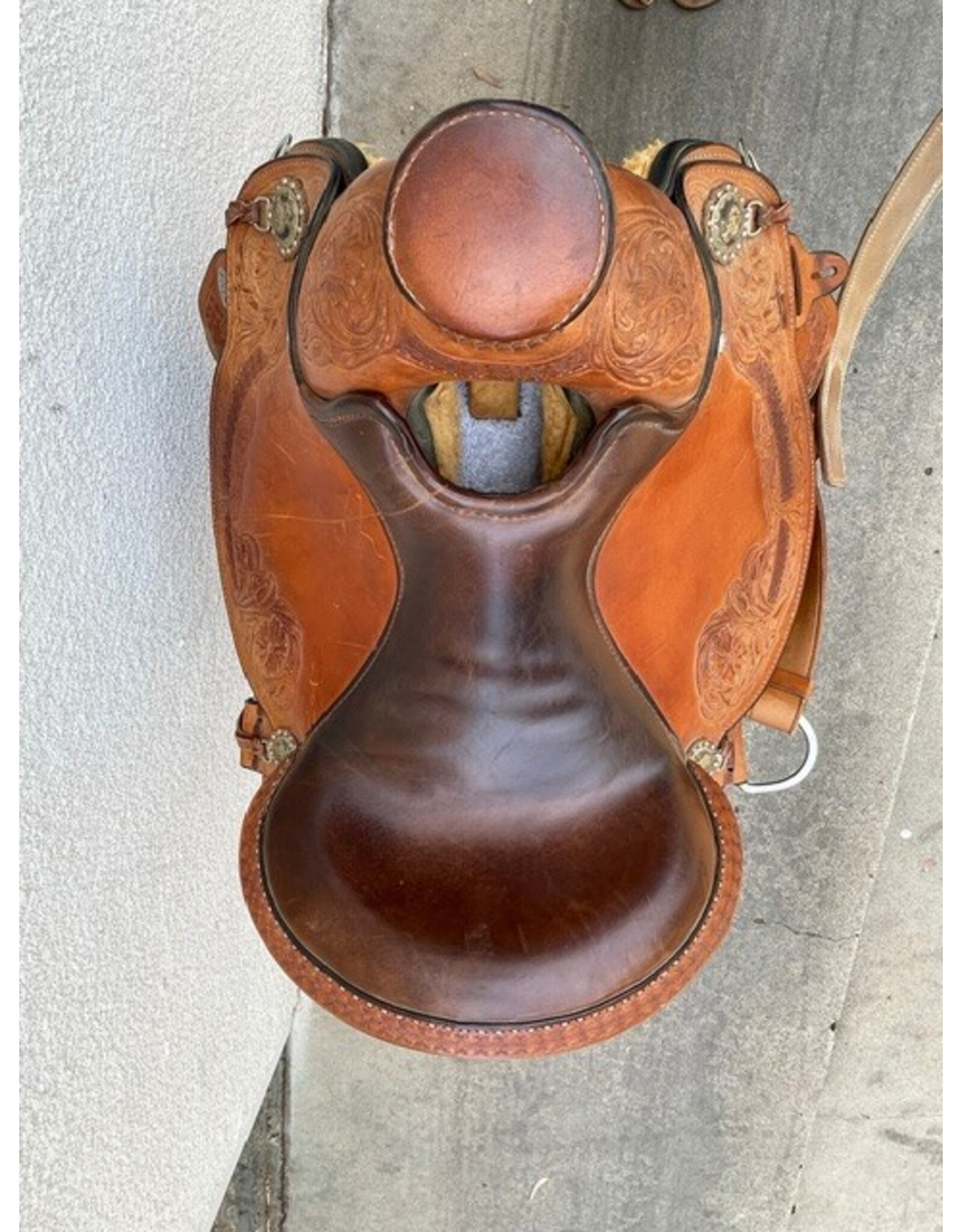 Circle Y Walnut Grove Trail Saddle 16" Seat, Flex 2 Tree w/ Wide Bars
