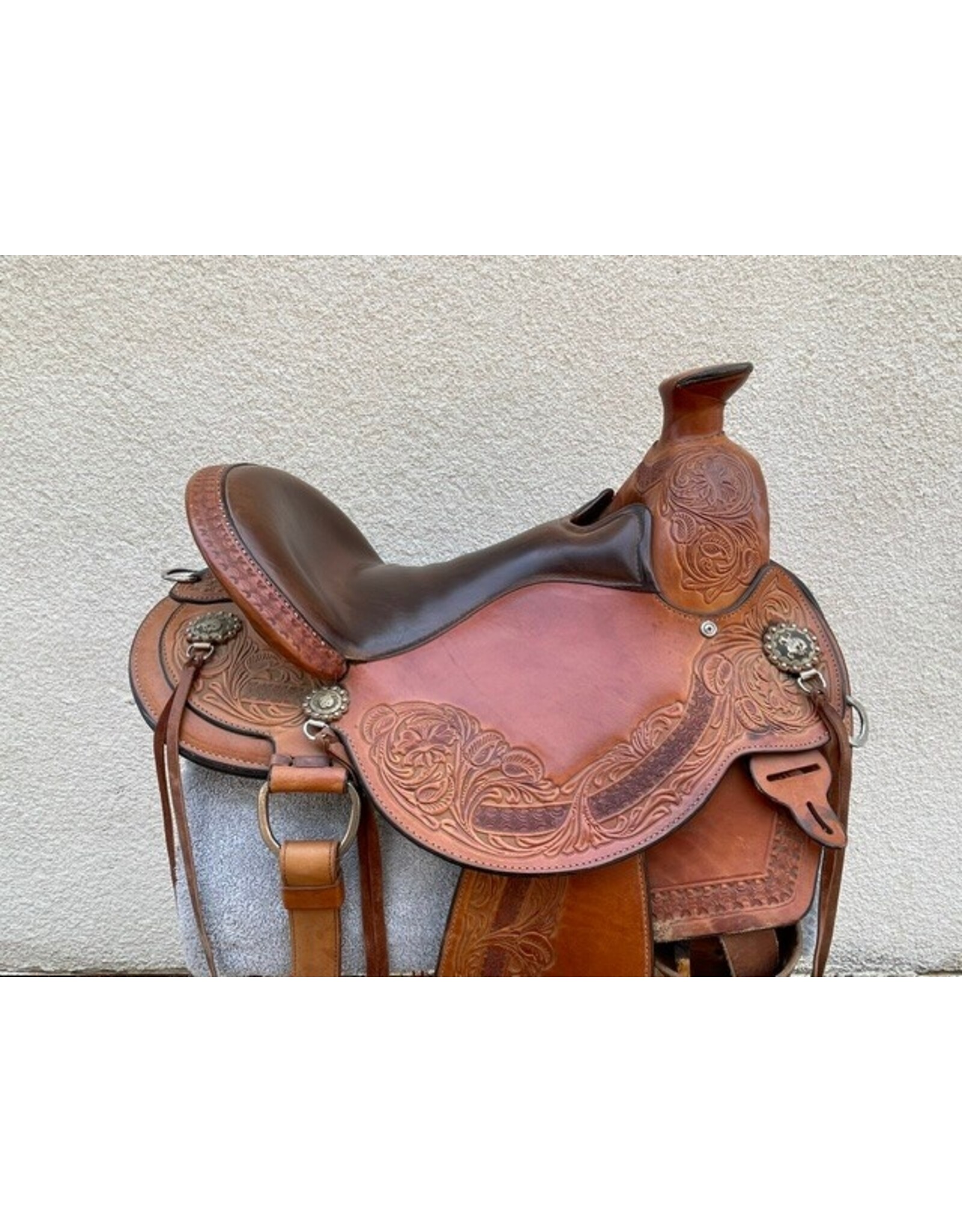 Circle Y Walnut Grove Trail Saddle 16" Seat, Flex 2 Tree w/ Wide Bars