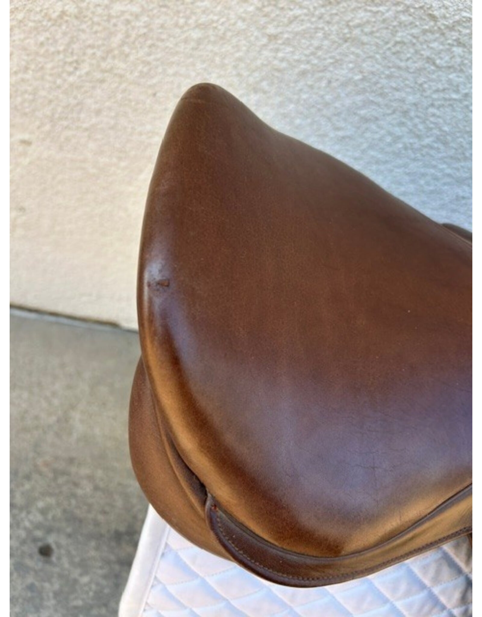 M Toulouse Close Contact Monoflap 17.5" Seat, Adjustable Tree