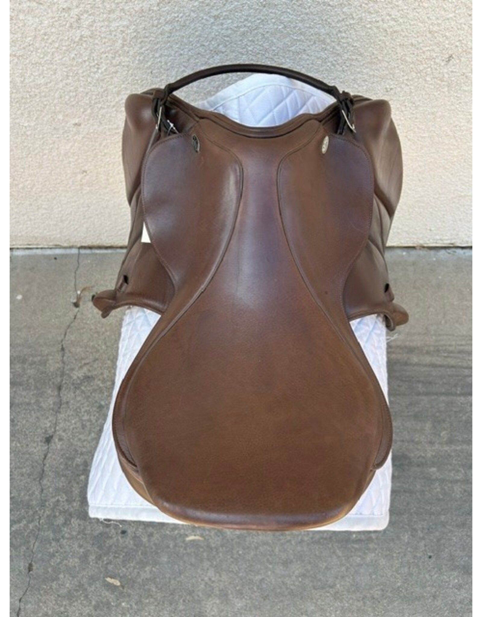 M Toulouse Close Contact Monoflap 17.5" Seat, Adjustable Tree