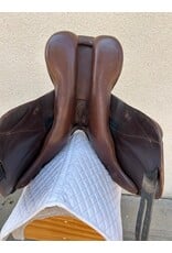 M Toulouse Close Contact Monoflap 17.5" Seat, Adjustable Tree