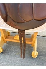 M Toulouse Close Contact Monoflap 17.5" Seat, Adjustable Tree