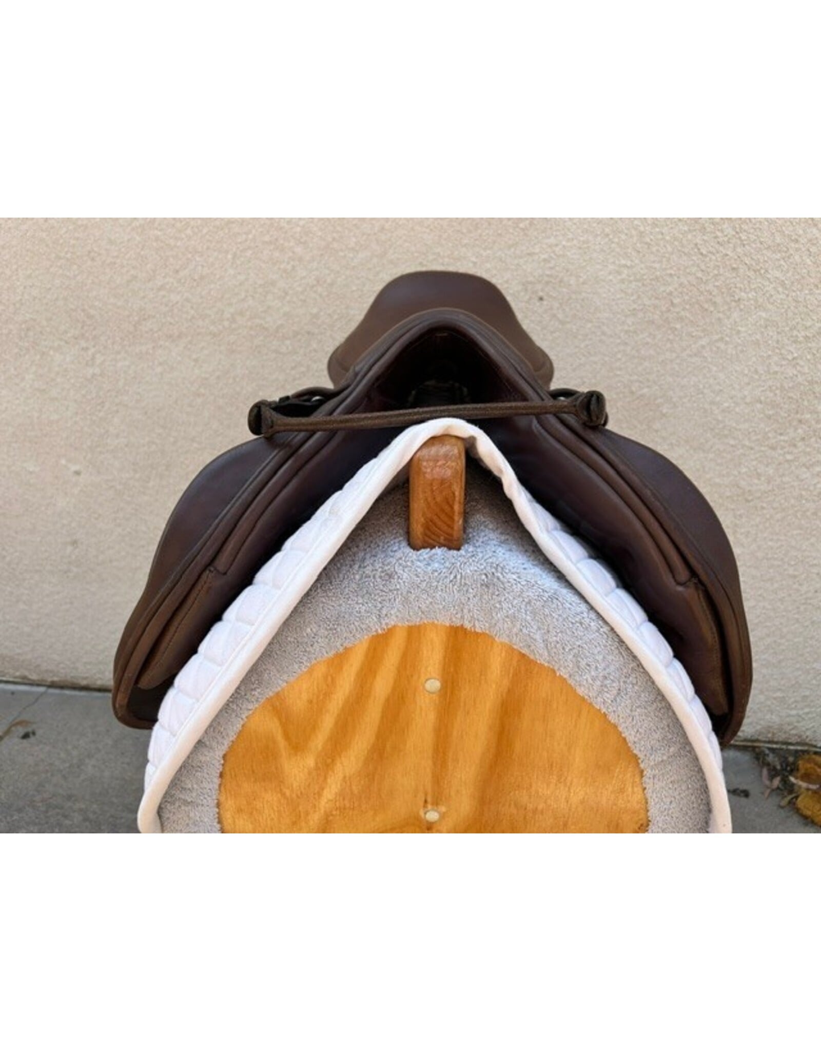 M Toulouse Close Contact Monoflap 17.5" Seat, Adjustable Tree