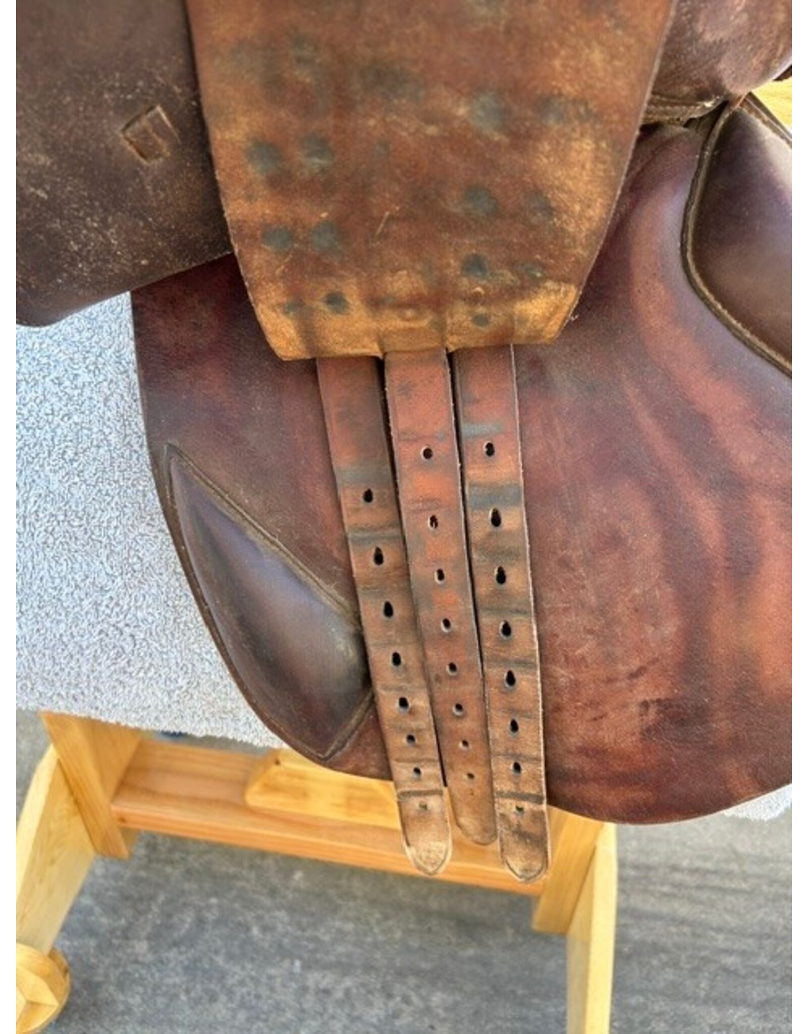 Barnsby Close Contact Jump Saddle 17" Medium Tree