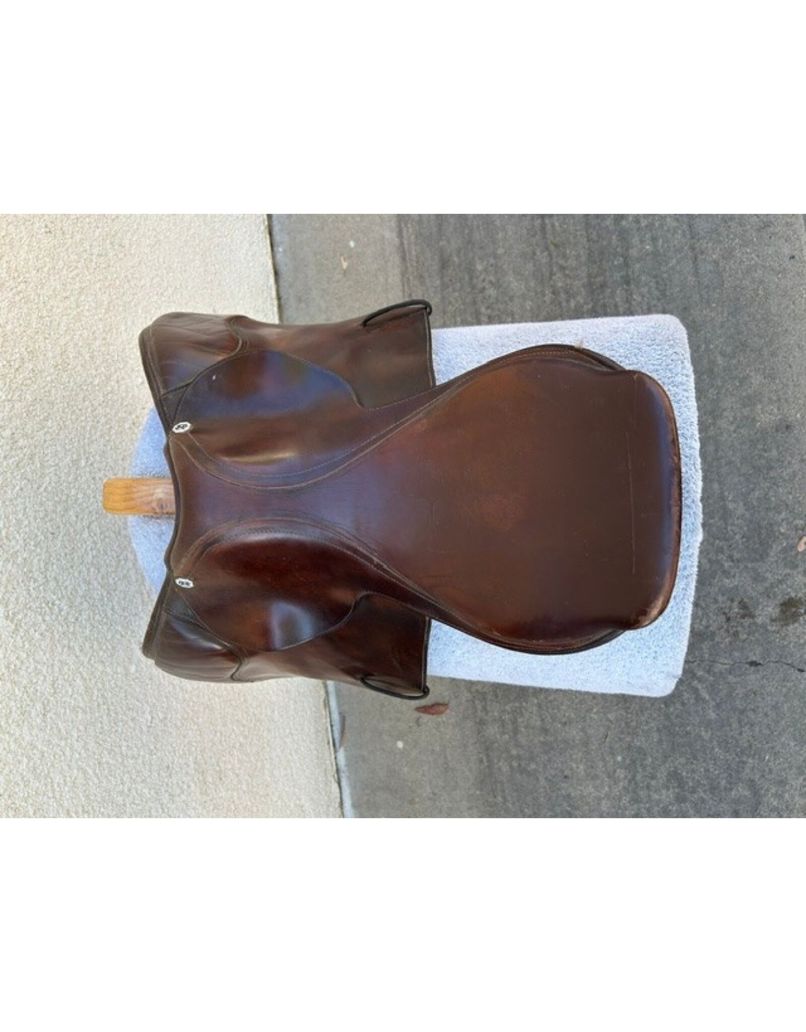 Barnsby Close Contact Jump Saddle 17" Medium Tree
