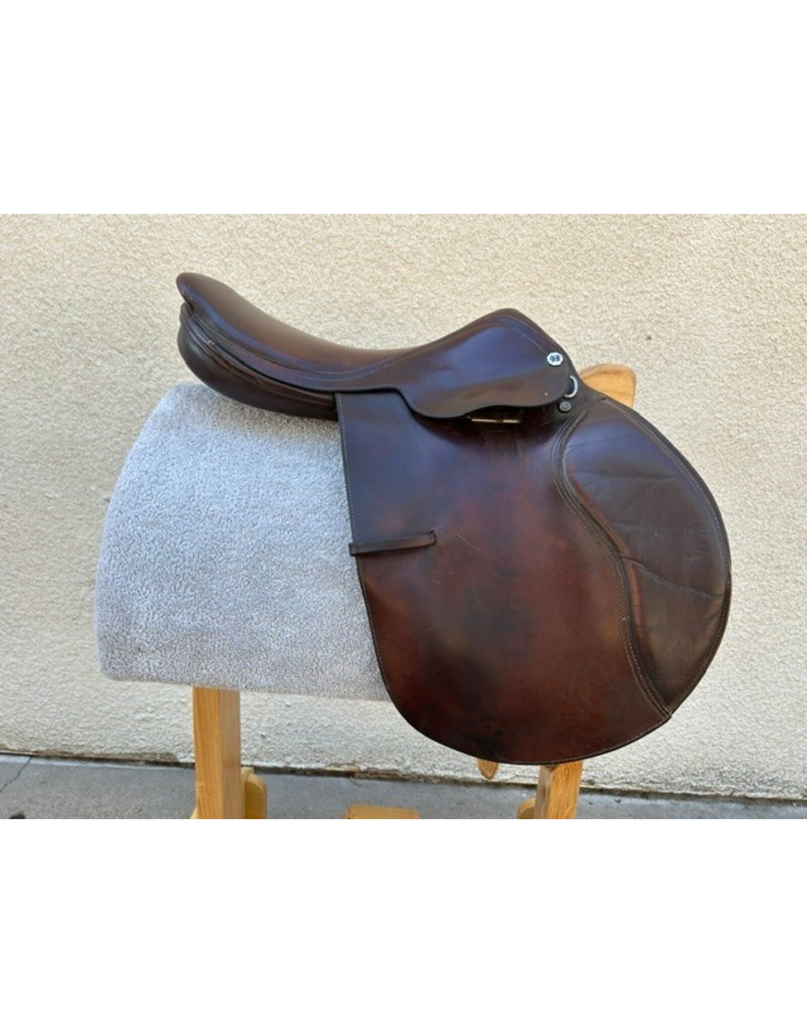 Barnsby Close Contact Jump Saddle 17" Medium Tree
