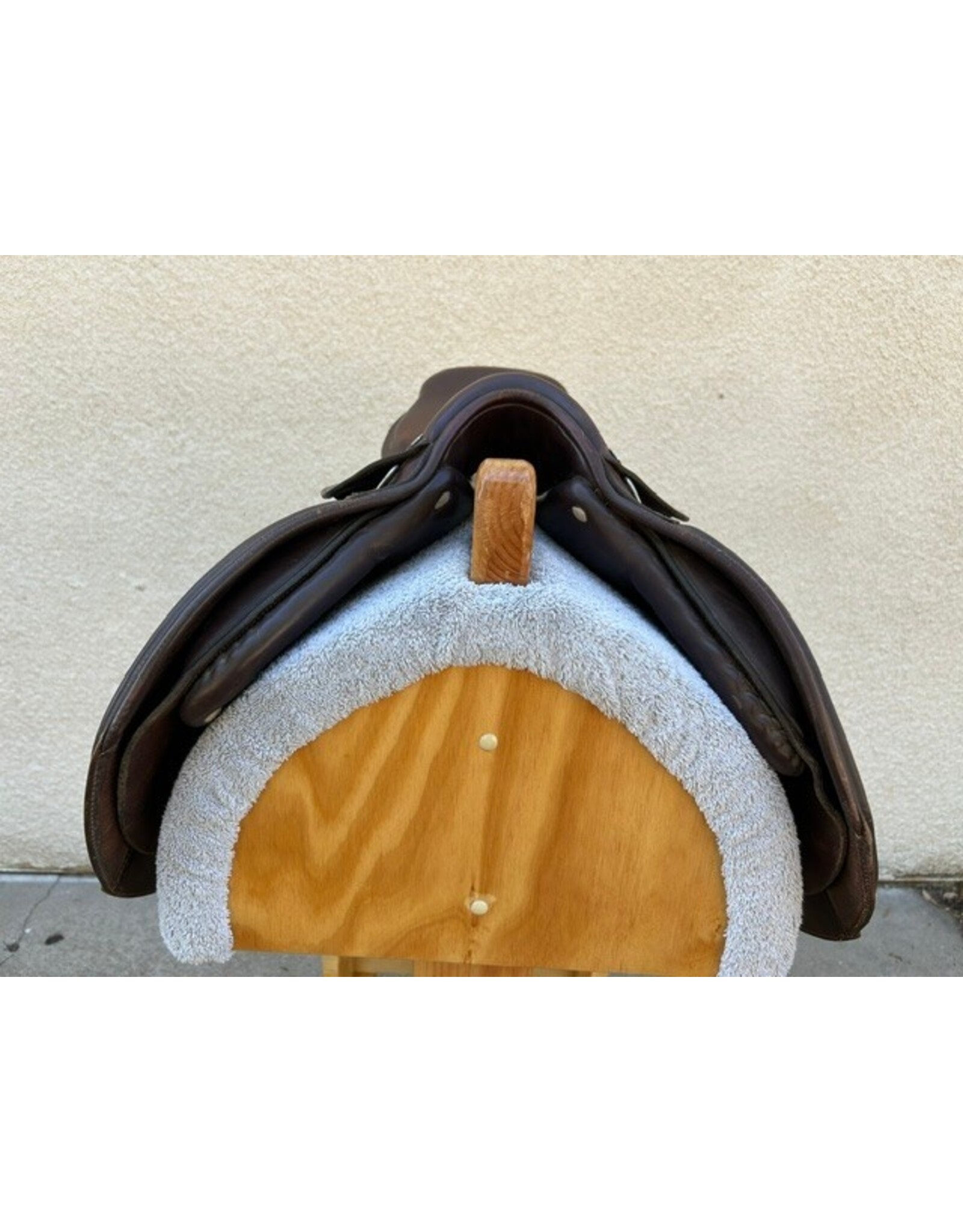 Barnsby Close Contact Jump Saddle 17" Medium Tree