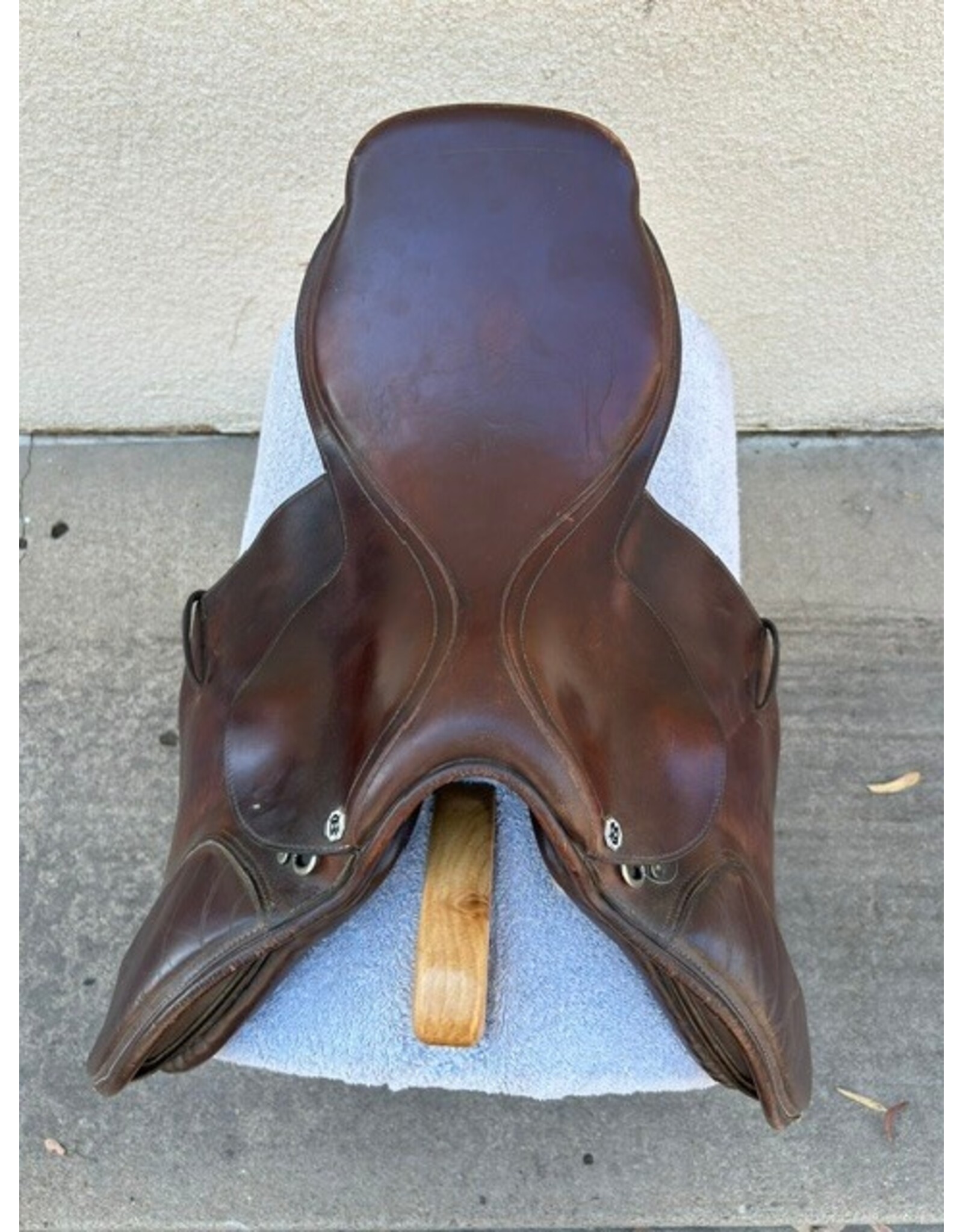 Barnsby Close Contact Jump Saddle 17" Medium Tree