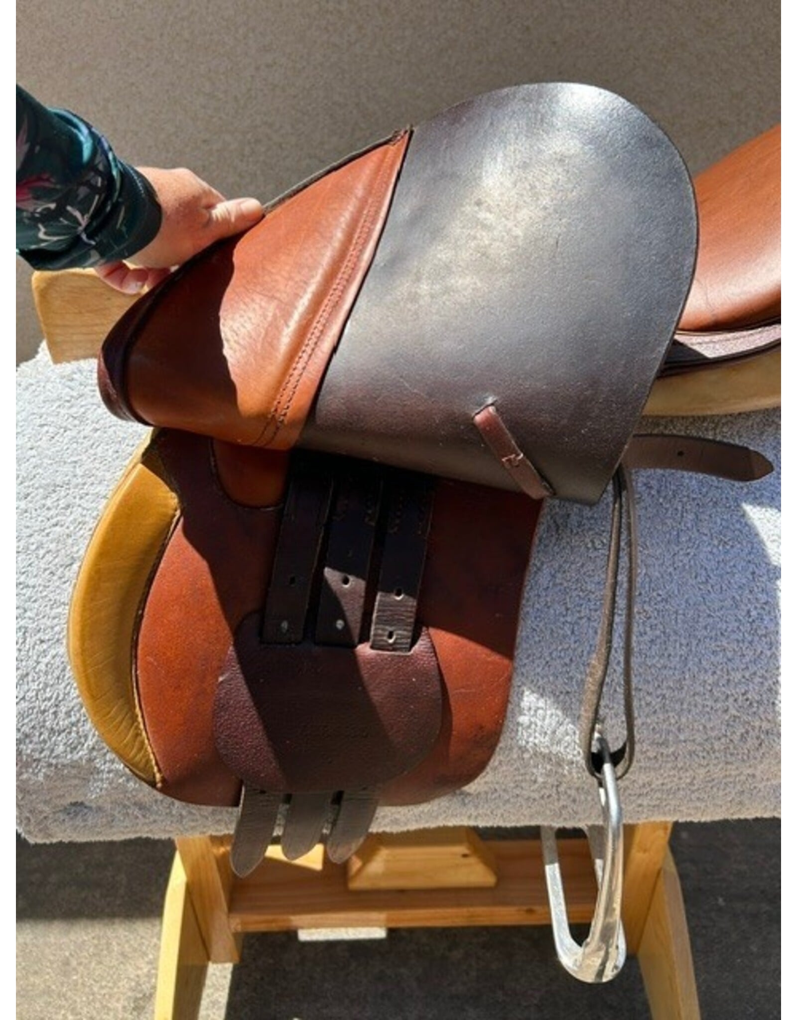 Collegiate Jump Saddle 16" Seat w/ Leathers and Irons