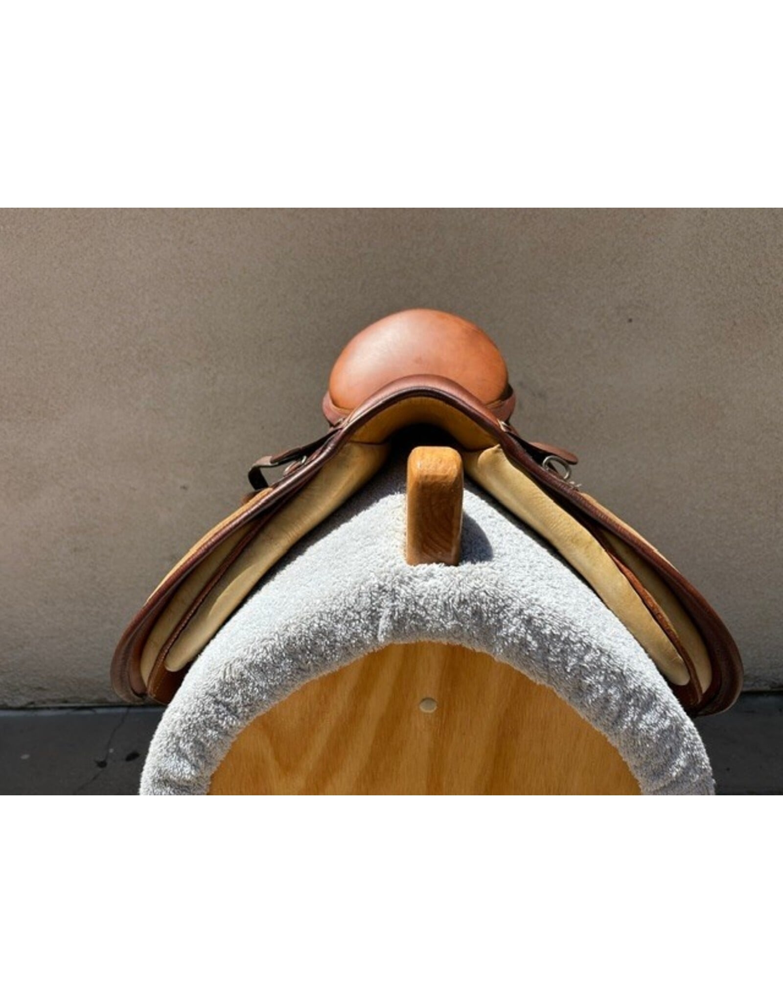 Collegiate Jump Saddle 16" Seat w/ Leathers and Irons