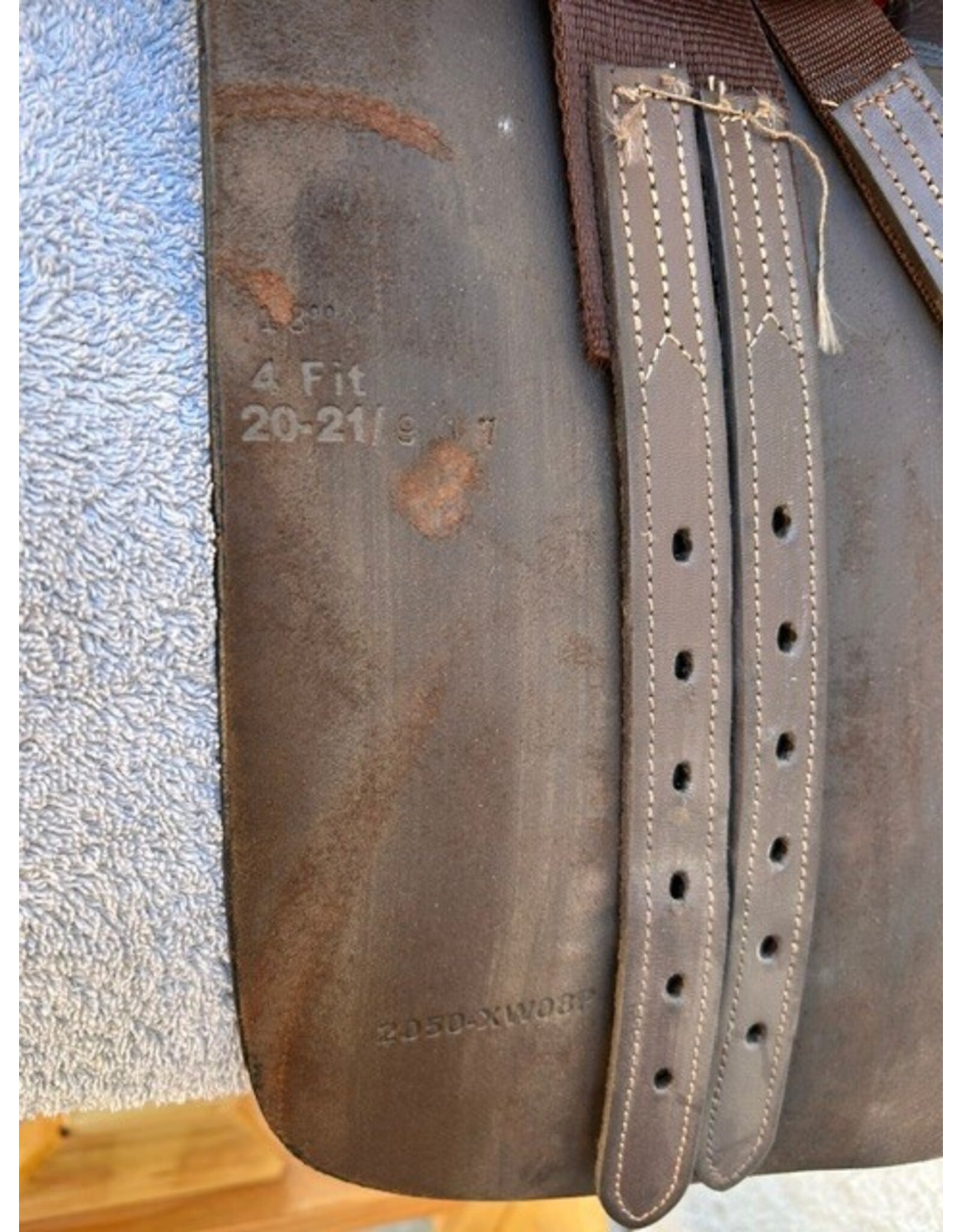 HDR Memor-X Close Contact Saddle 18" Seat, XW Tree