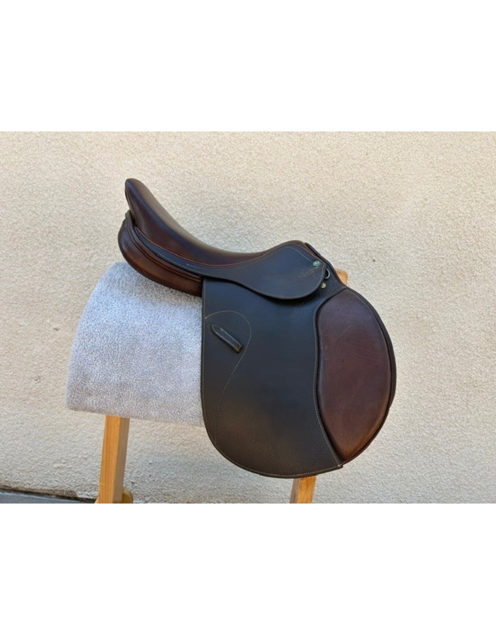 HDR Memor-X Close Contact Saddle 18" Seat, XW Tree