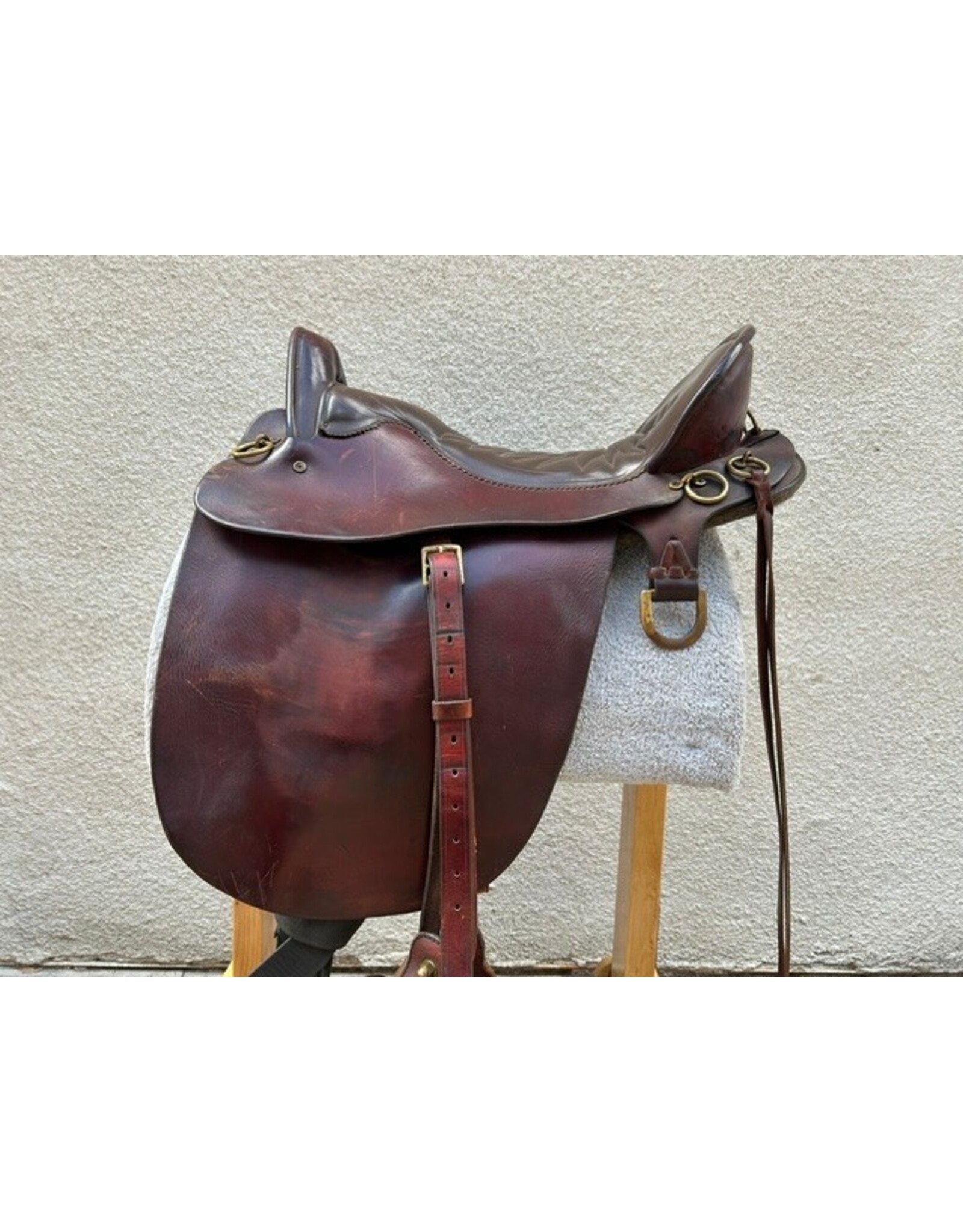 Tucker Plantation Endurance Saddle 17.5" Seat, Medium Tree