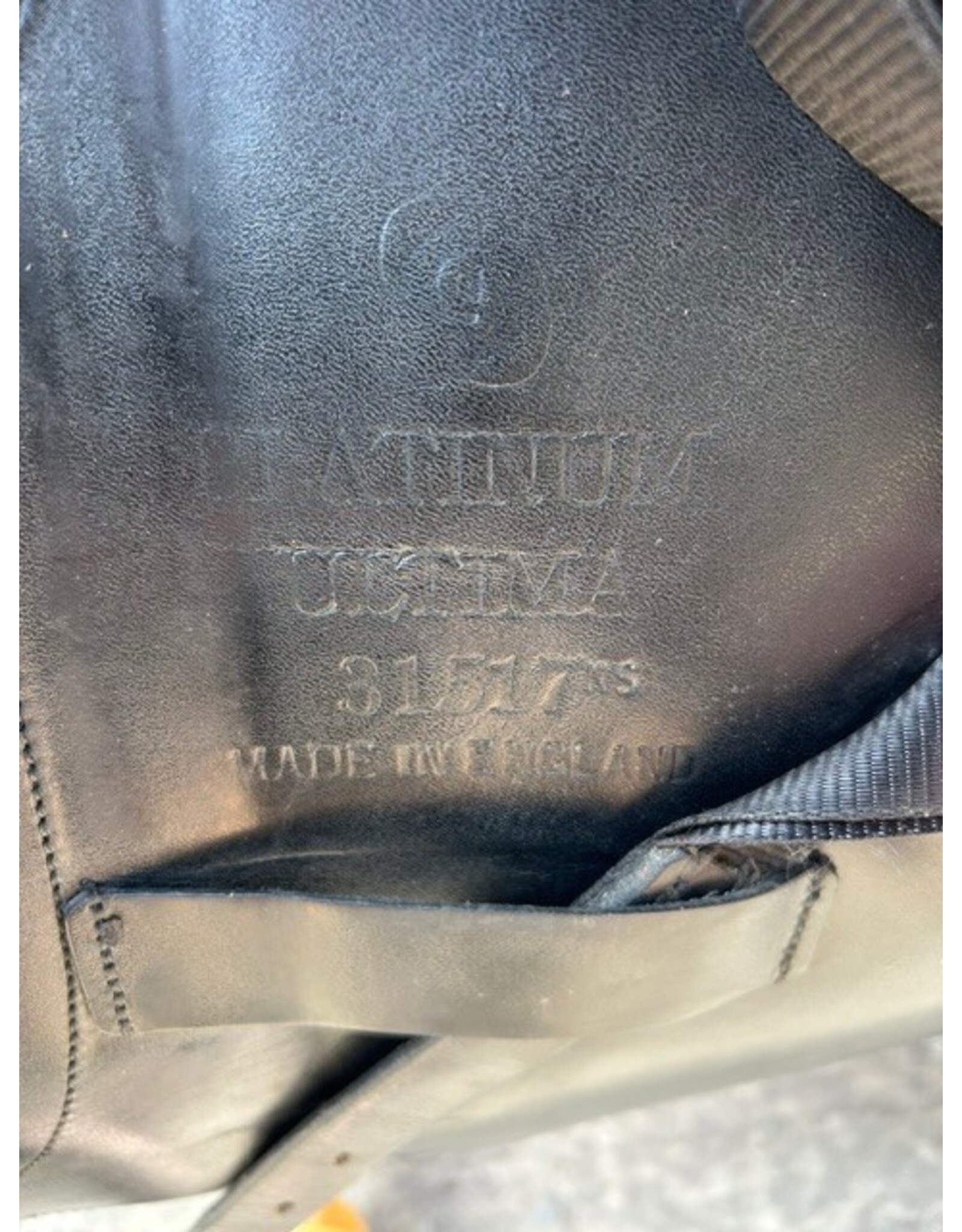 Albion Platinum Ultima 17.5" Seat, Medium Wide Tree