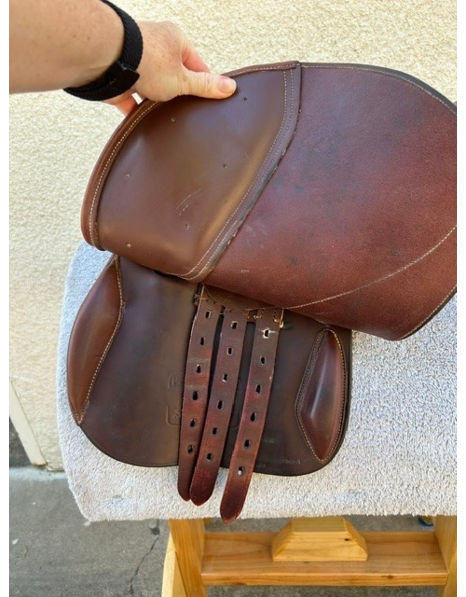 Thornhill 15.5" Seat, 4"  Gullet