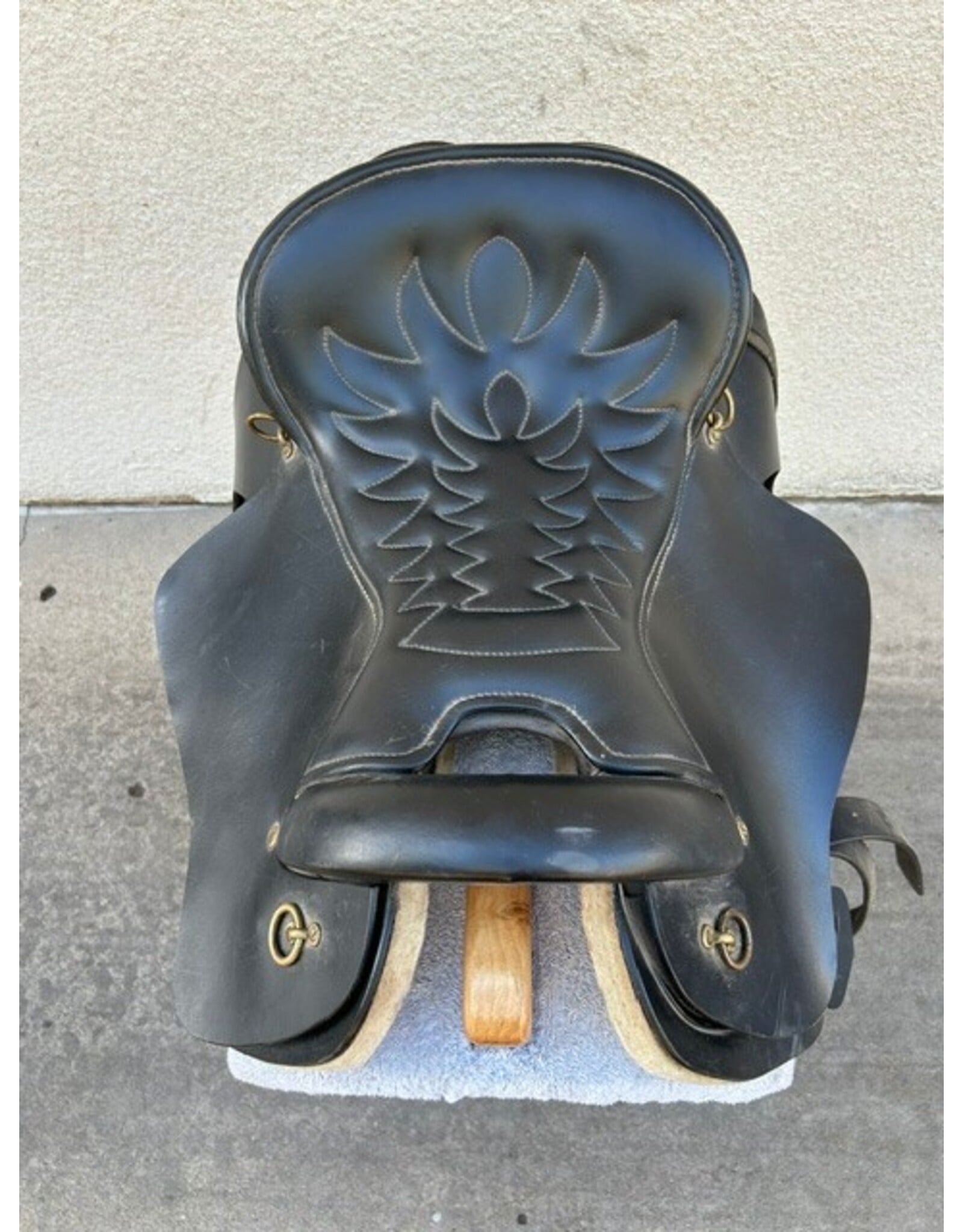 Tucker Style Endurance Saddle  16.5" Seat, Gaited FQ with Cross Fire Rigging