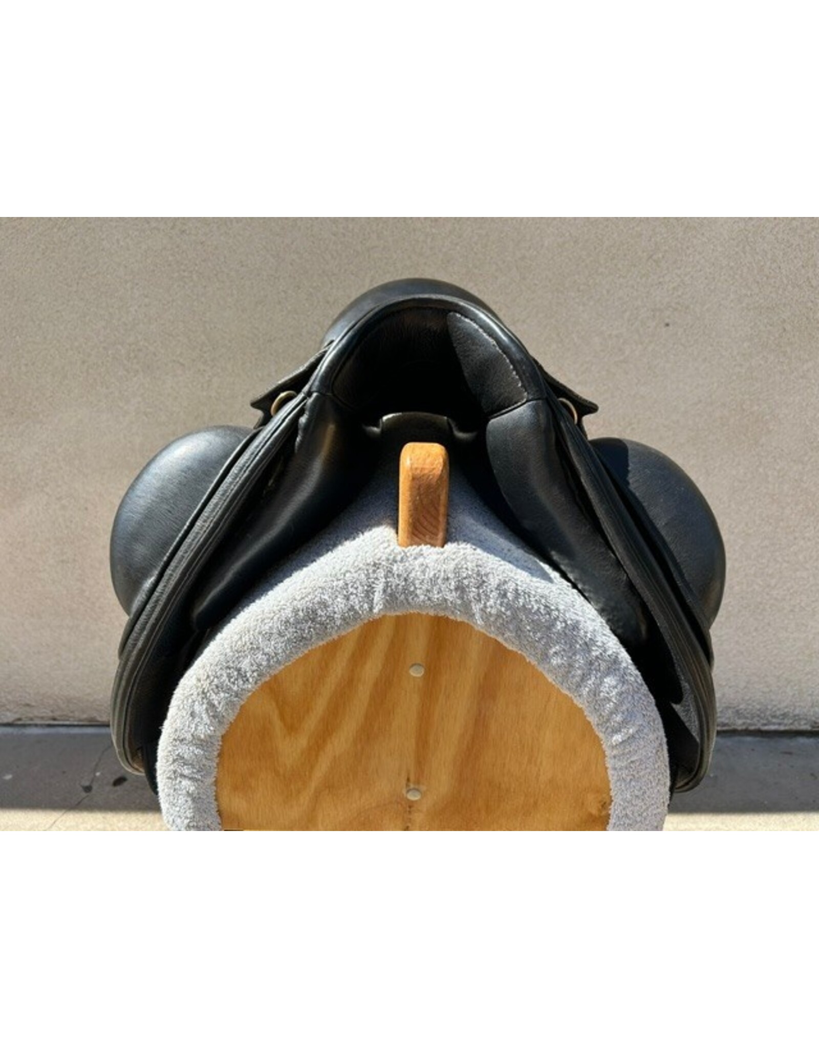 Peter Horobin Monoflap Dressage Saddle 17" Seat, Adjustable Tree