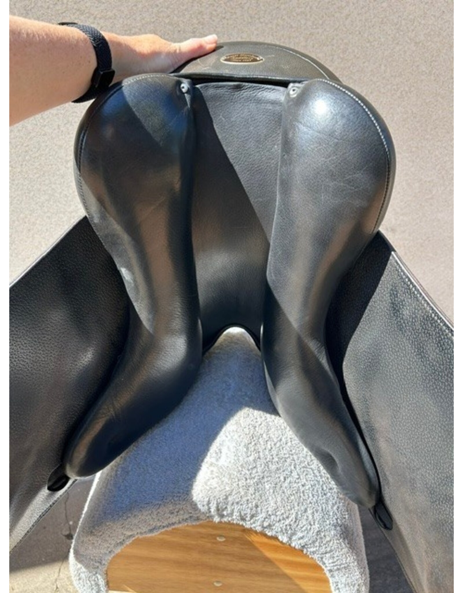 Peter Horobin Monoflap Dressage Saddle 17" Seat, Adjustable Tree
