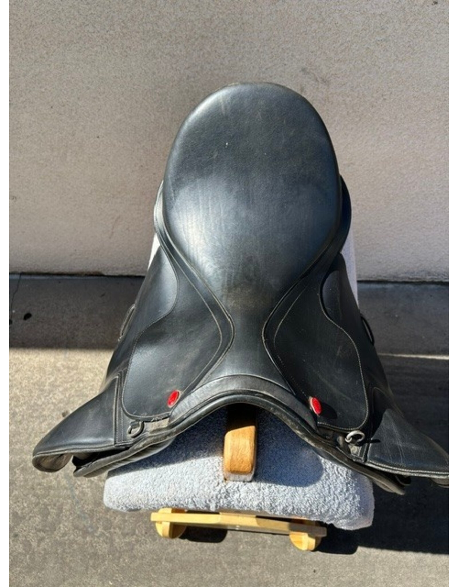 Duett "Fidelio" Dressage Saddle 18" Seat 36 Tree