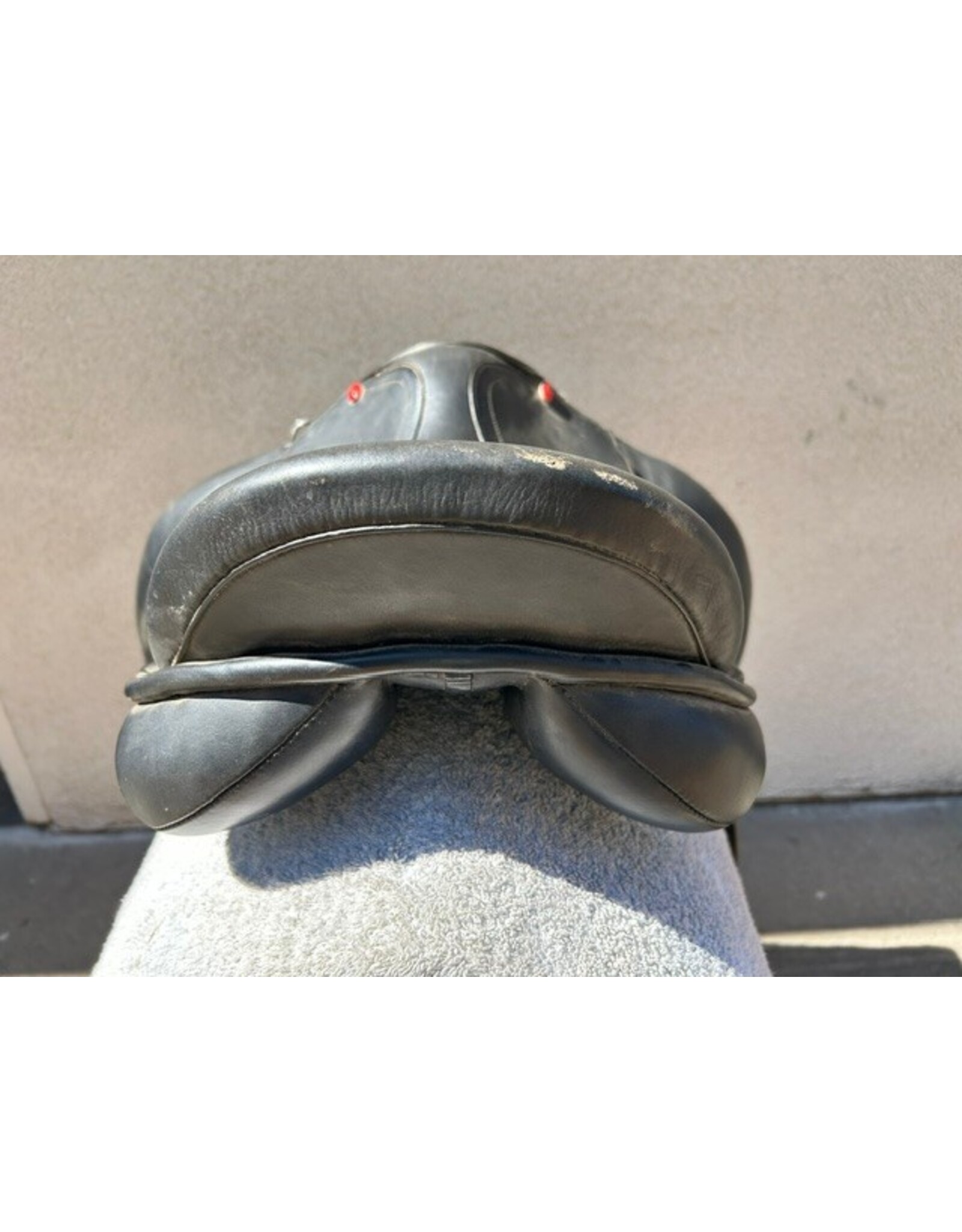 Duett "Fidelio" Dressage Saddle 18" Seat 36 Tree