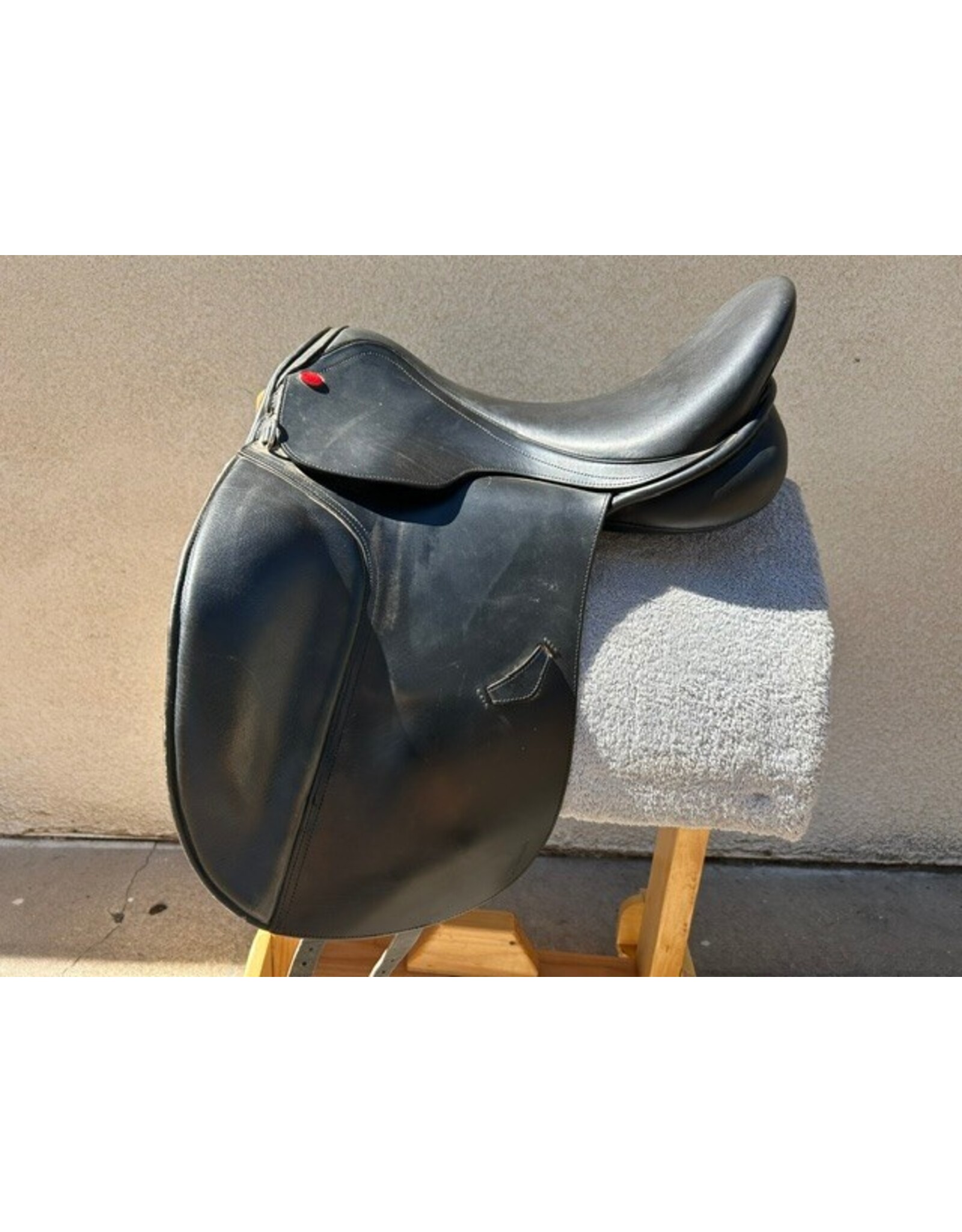 Duett "Fidelio" Dressage Saddle 18" Seat 36 Tree