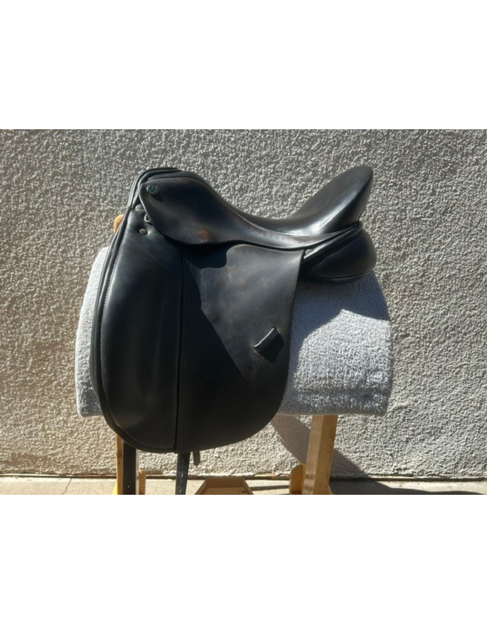 Trilogy Amadeus Elite 17.5" Seat, Wide Tree