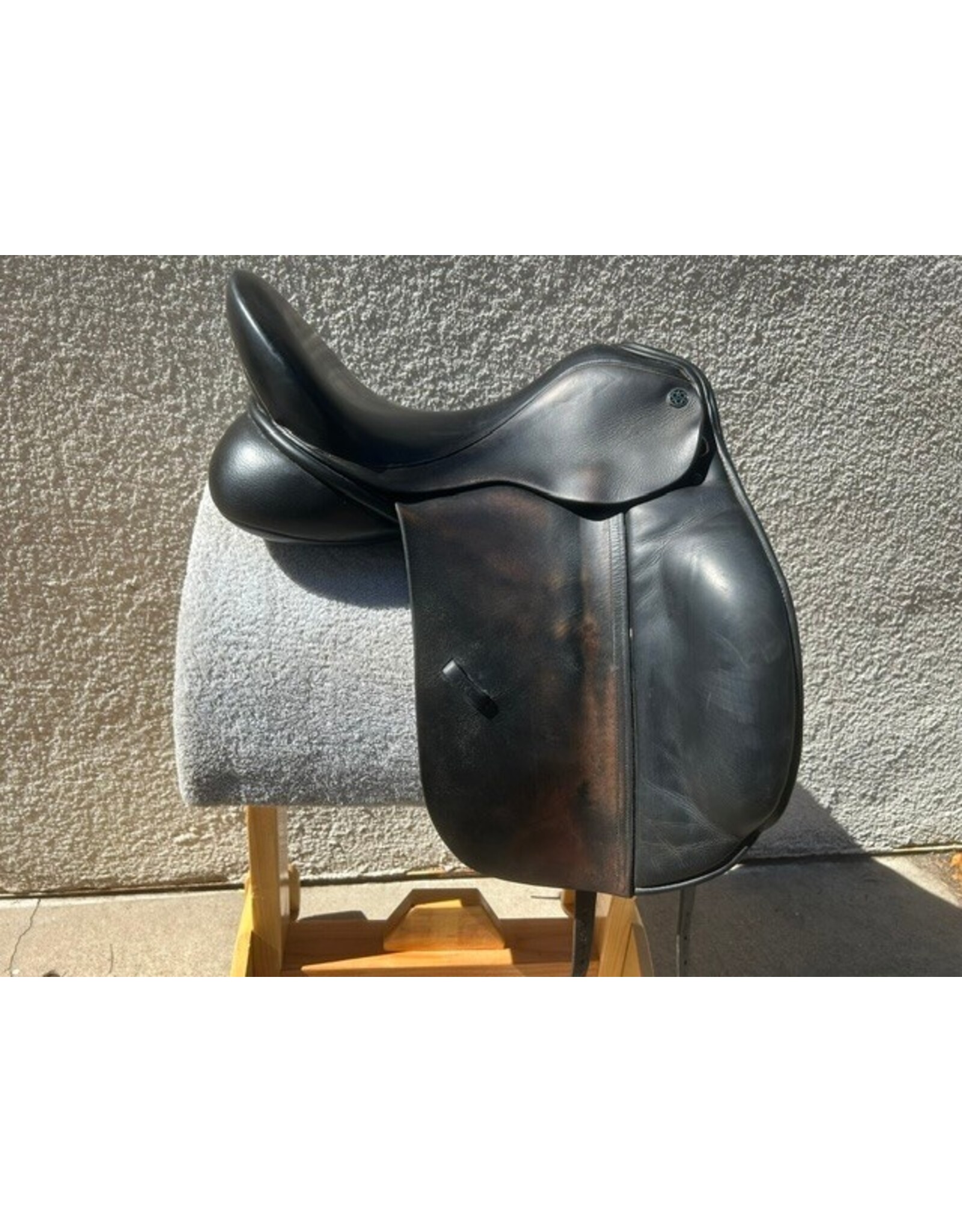 Trilogy Amadeus Elite 17.5" Seat, Wide Tree